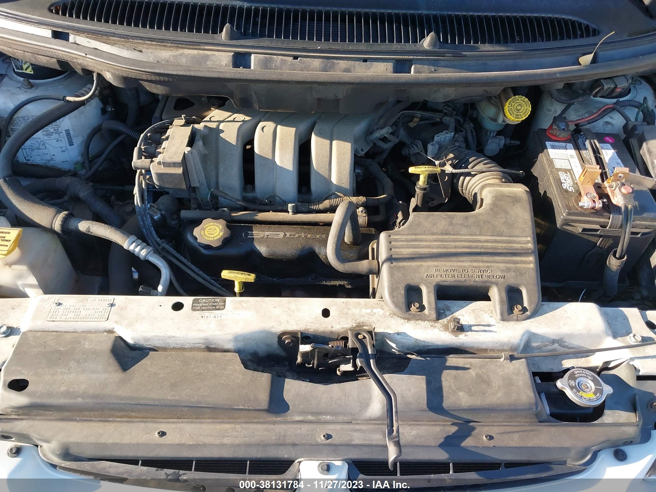 Photo 9 VIN: 2B4GP25R2VR110393 - DODGE CARAVAN 