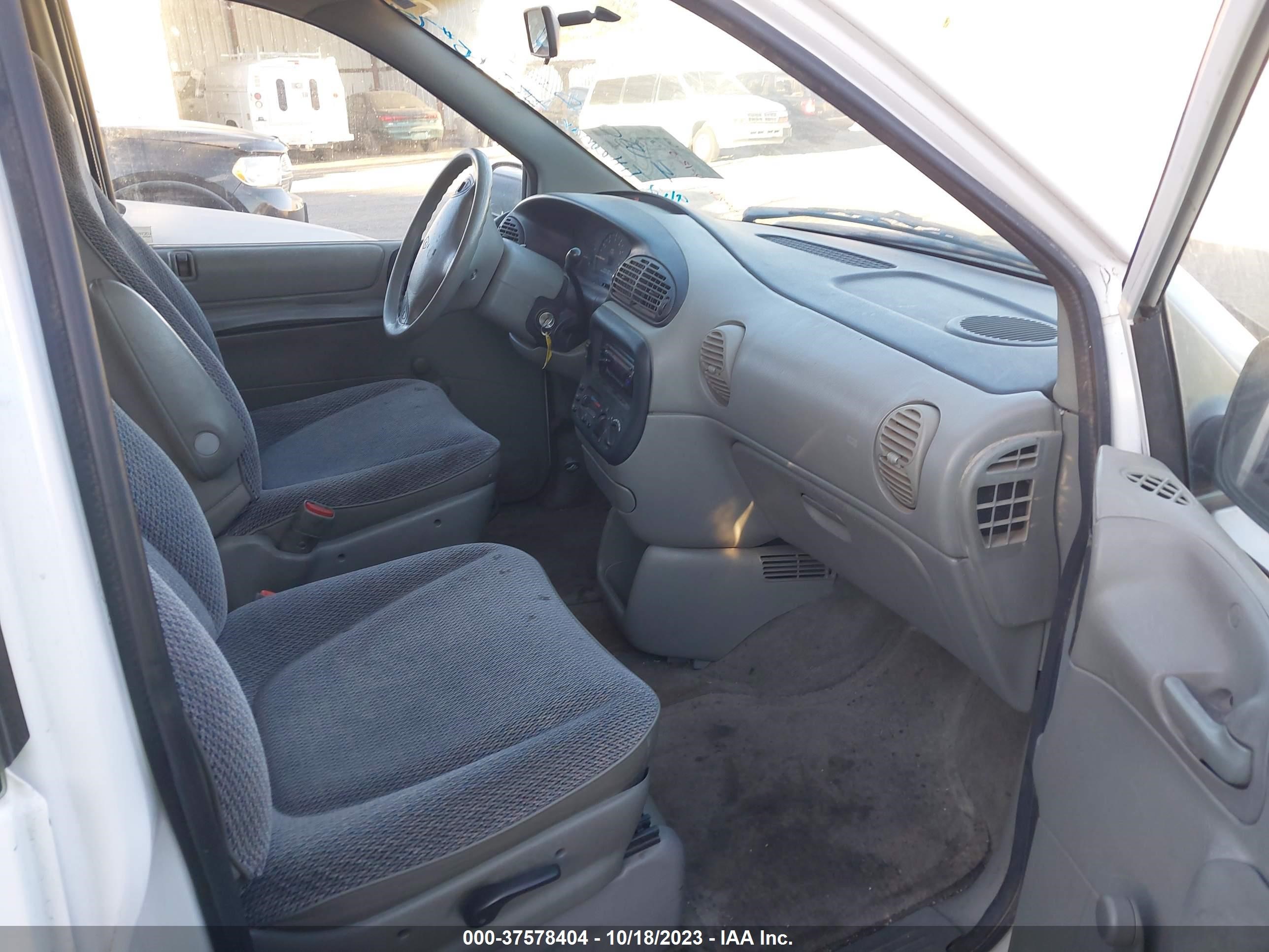 Photo 4 VIN: 2B4GP25RXVR149054 - DODGE CARAVAN 