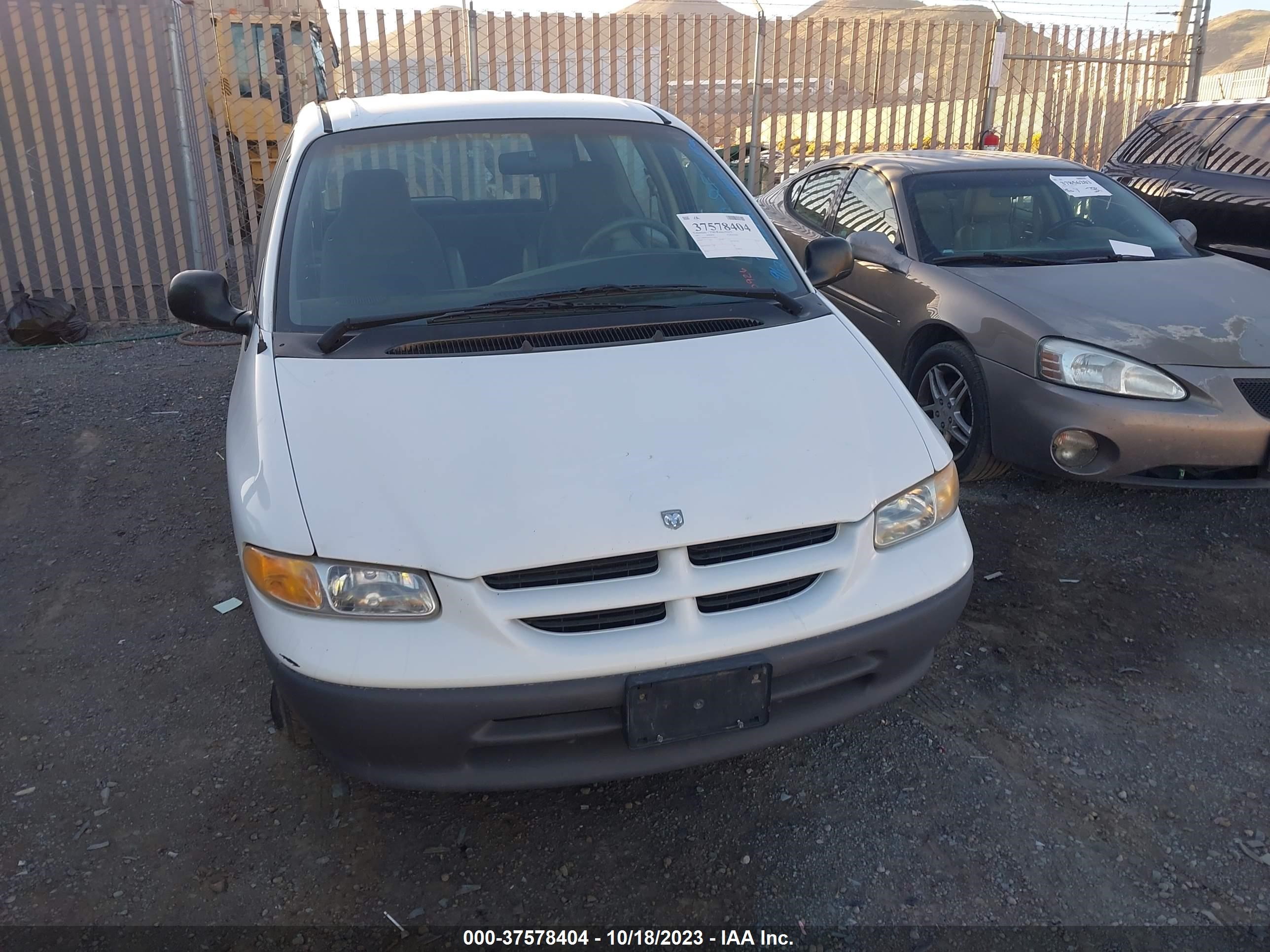 Photo 5 VIN: 2B4GP25RXVR149054 - DODGE CARAVAN 