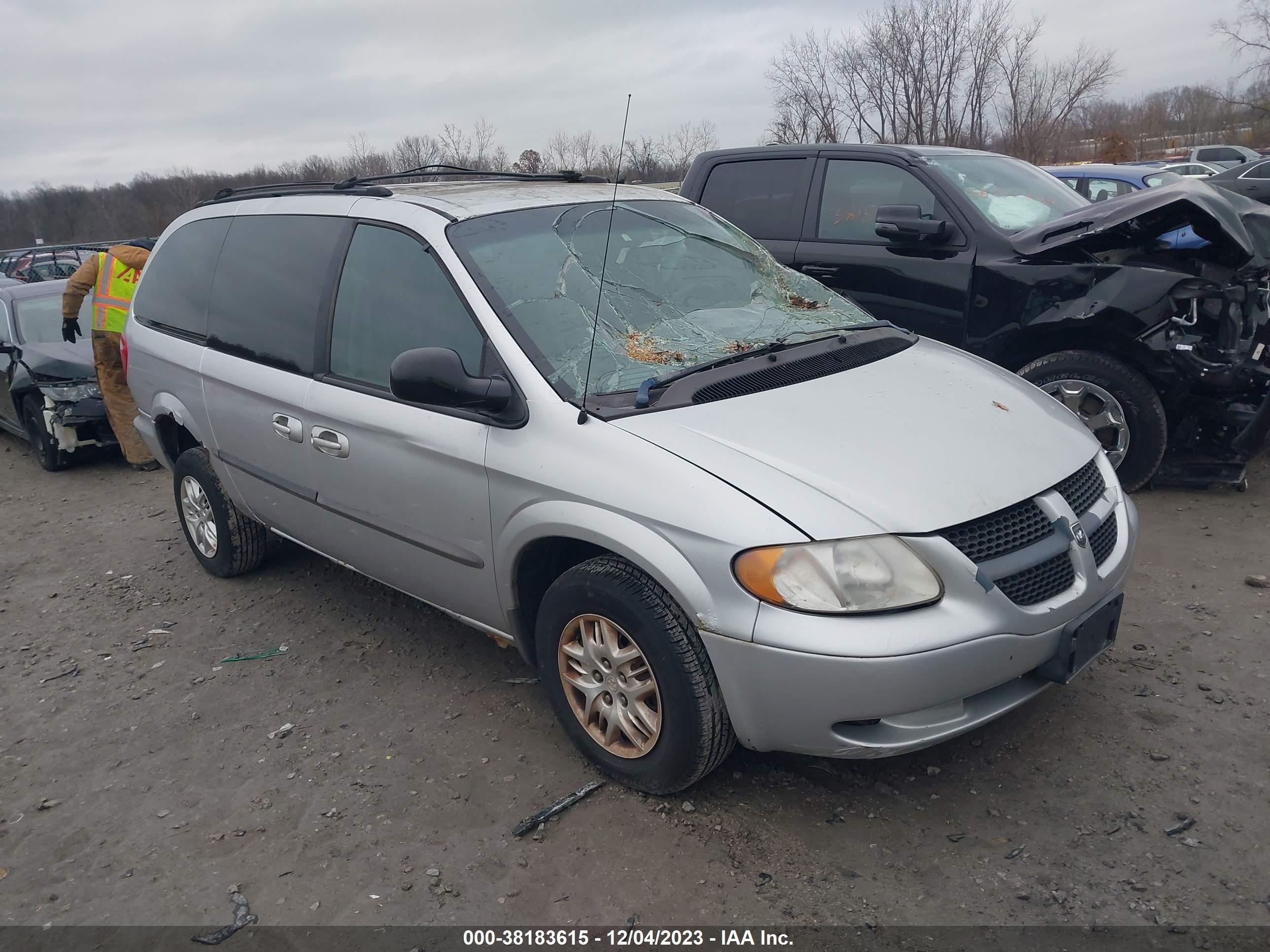 Photo 0 VIN: 2B4GP34332R605801 - DODGE CARAVAN 