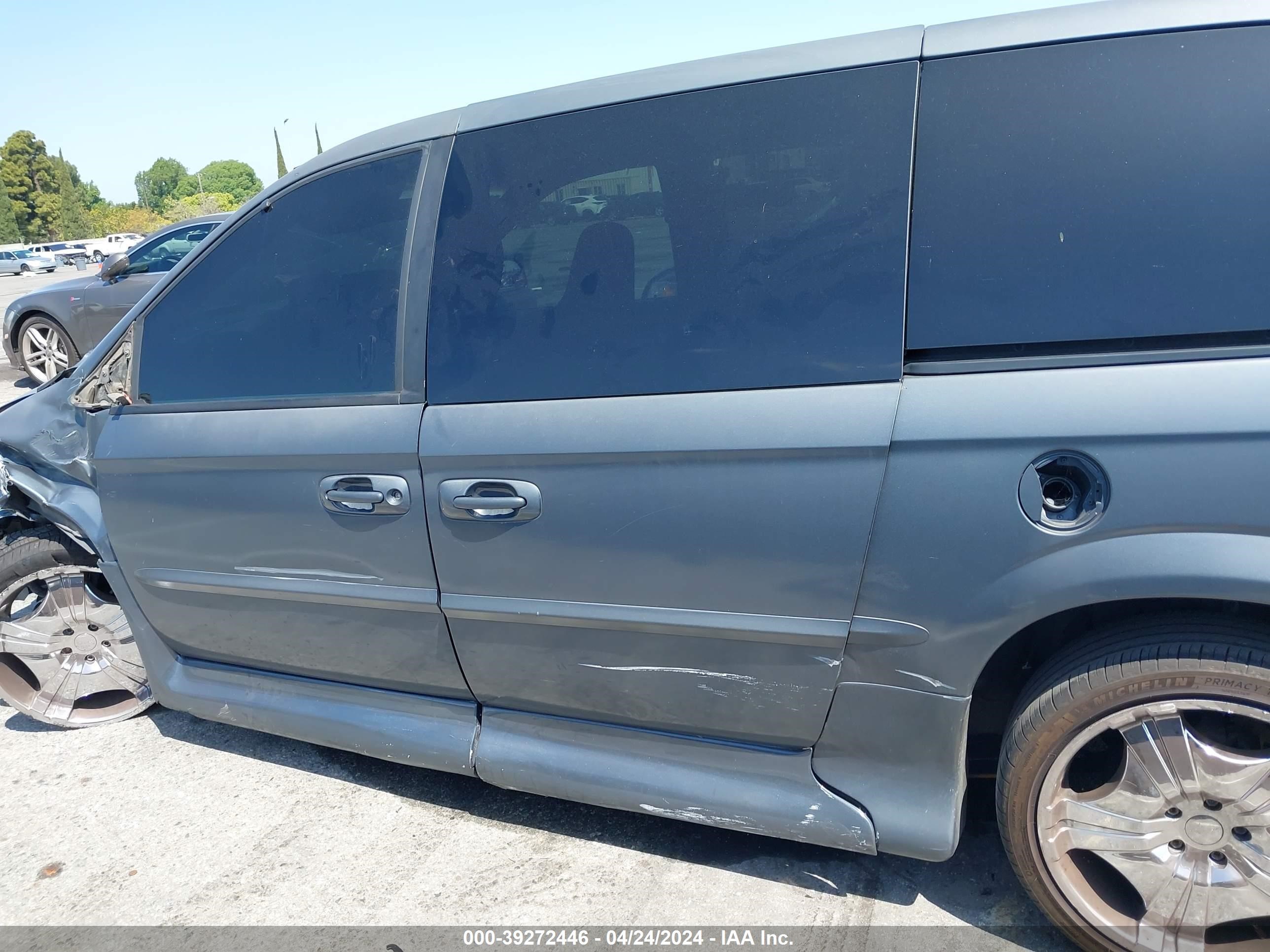 Photo 13 VIN: 2B4GP44302R658154 - DODGE CARAVAN 