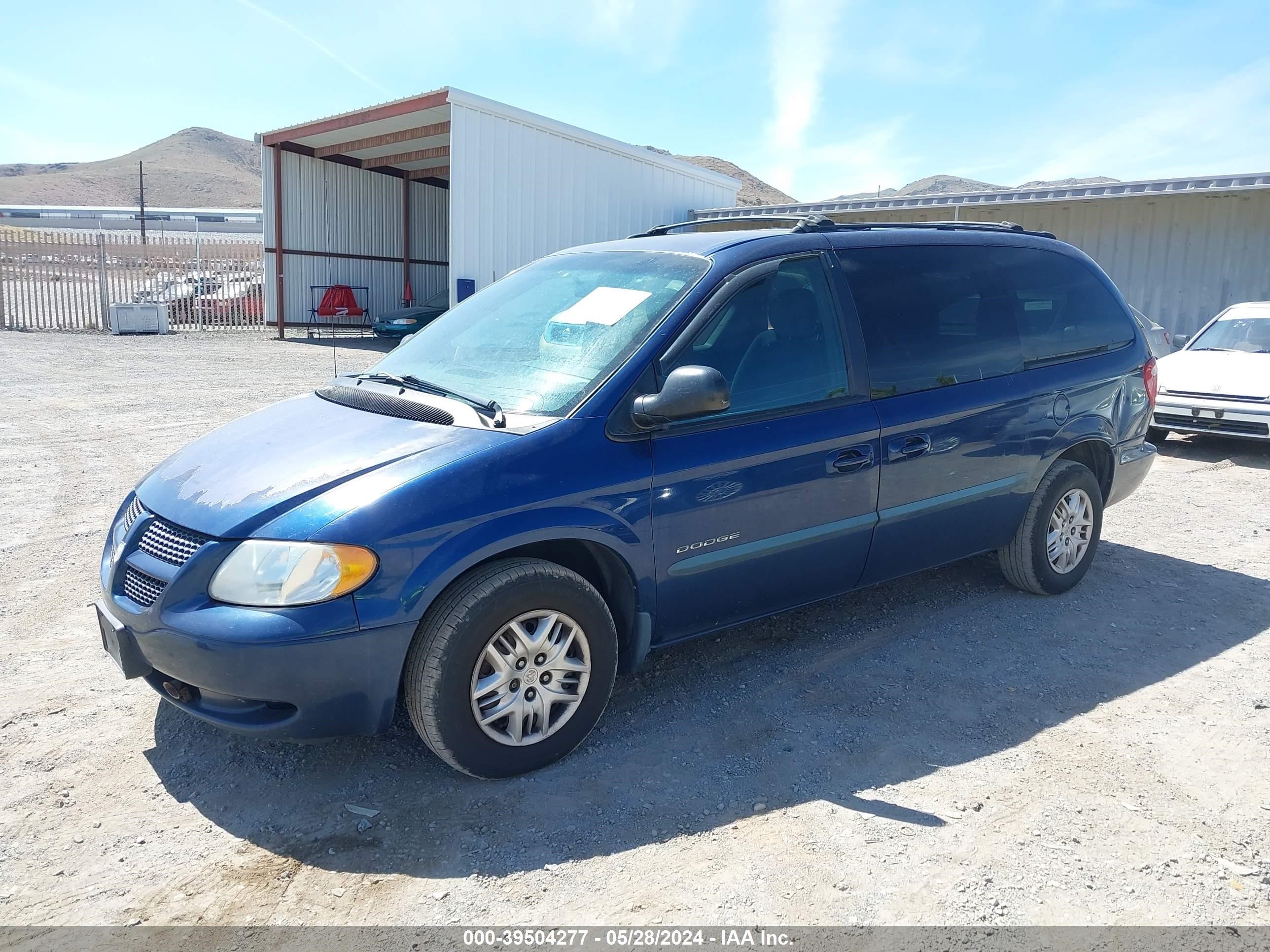 Photo 1 VIN: 2B4GP44311R298049 - DODGE CARAVAN 