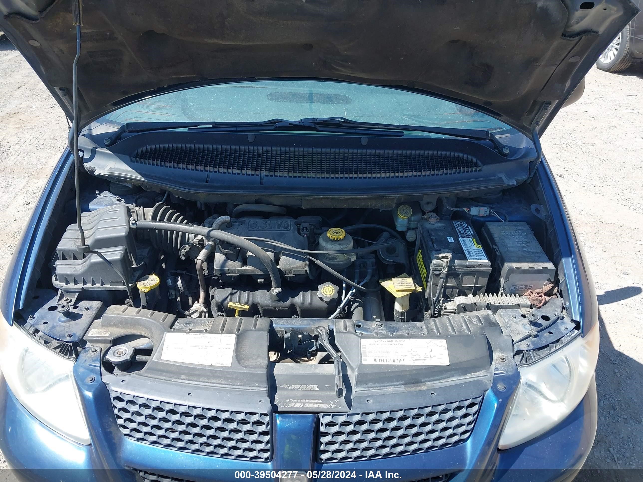 Photo 9 VIN: 2B4GP44311R298049 - DODGE CARAVAN 