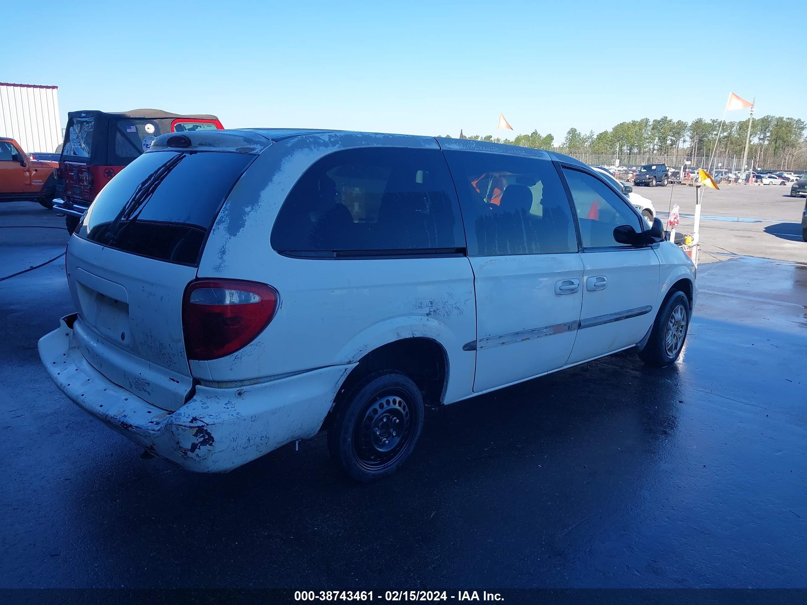 Photo 3 VIN: 2B4GP44351R209812 - DODGE CARAVAN 