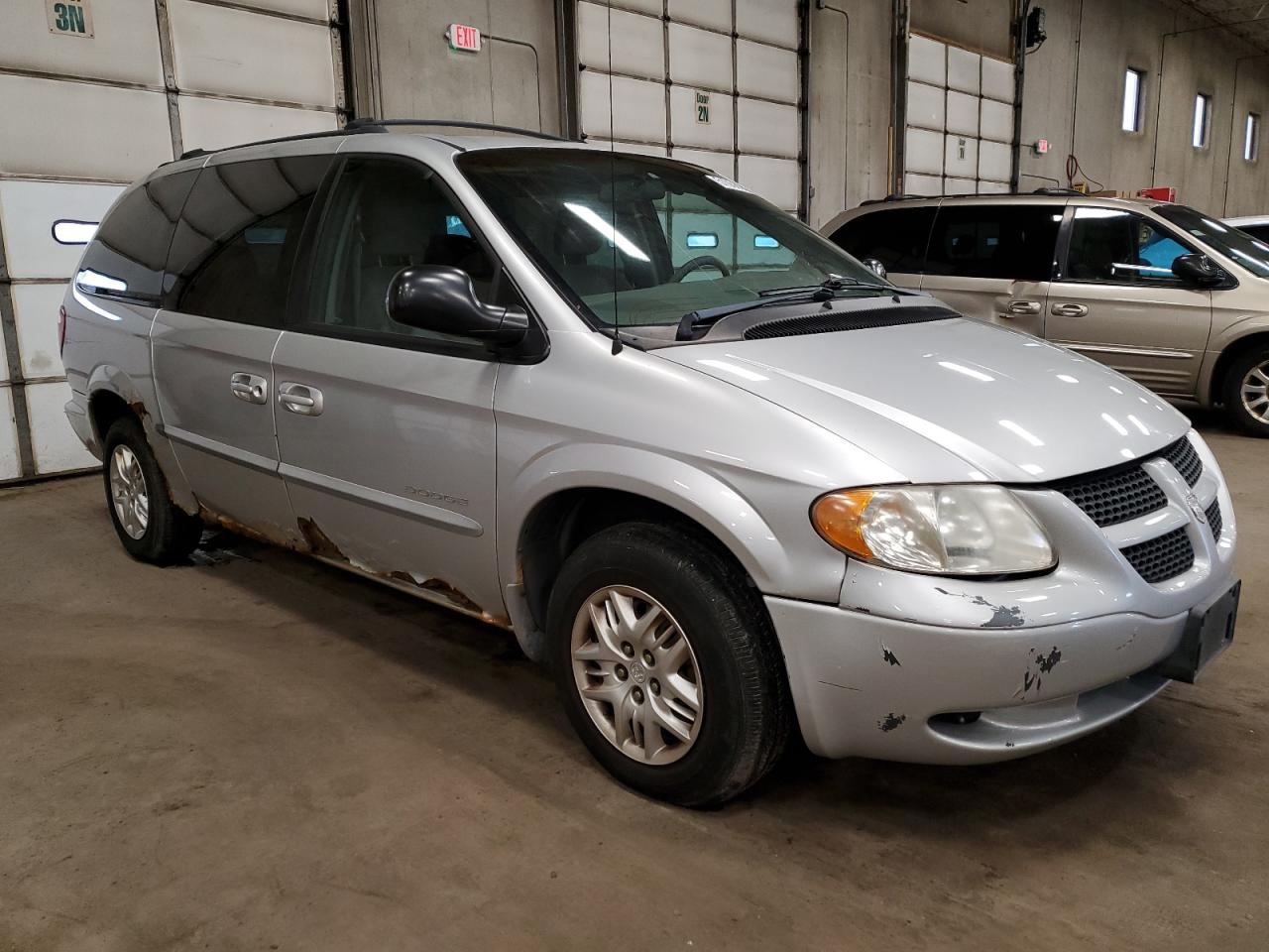 Photo 3 VIN: 2B4GP44351R327987 - DODGE CARAVAN 