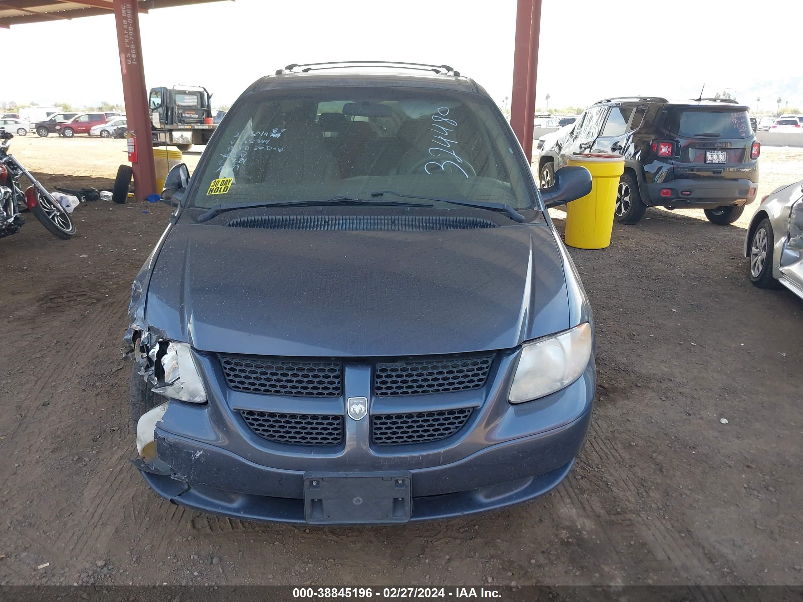 Photo 11 VIN: 2B4GP44382R652344 - DODGE CARAVAN 