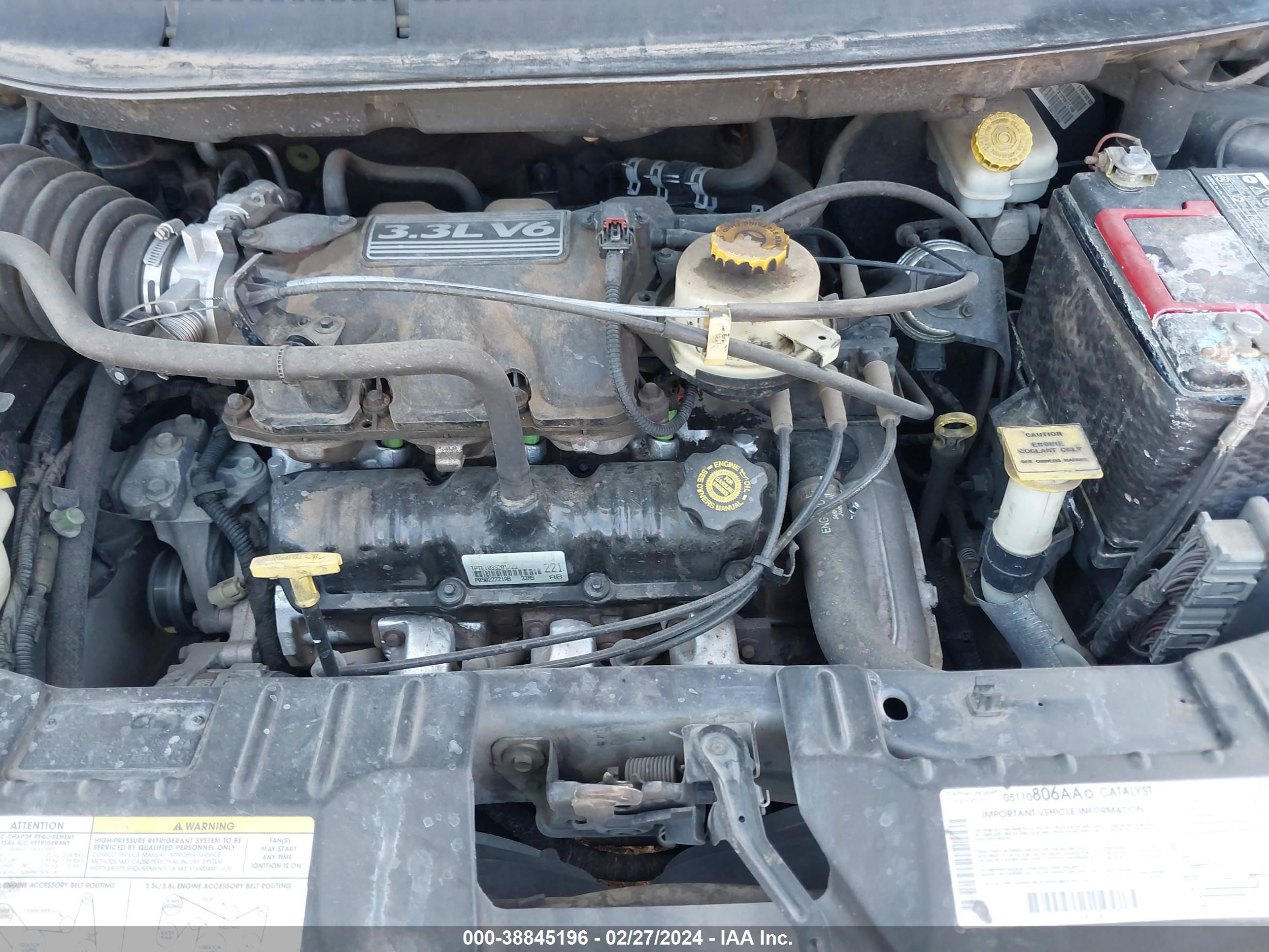 Photo 9 VIN: 2B4GP44382R652344 - DODGE CARAVAN 