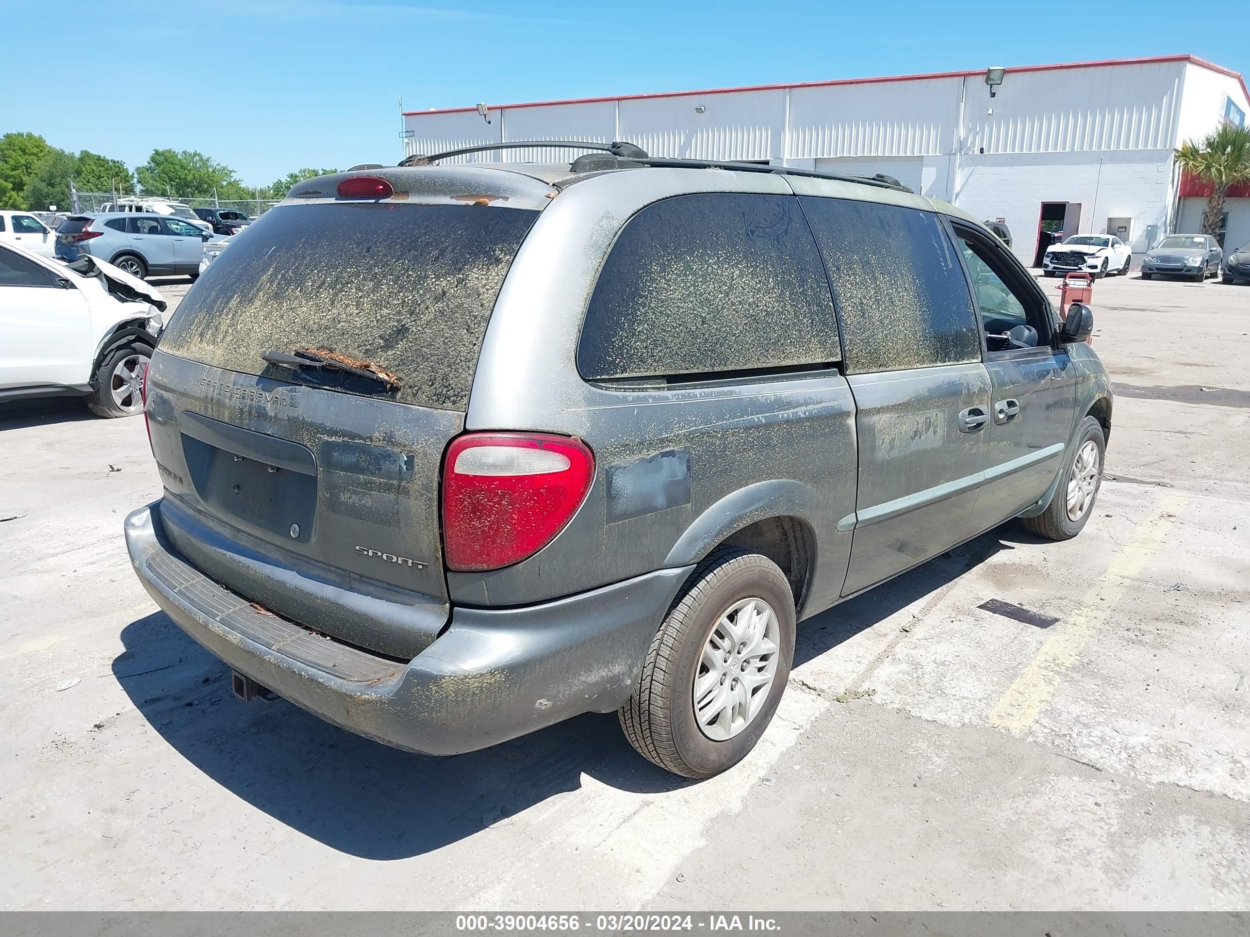 Photo 3 VIN: 2B4GP443X2R590008 - DODGE CARAVAN 