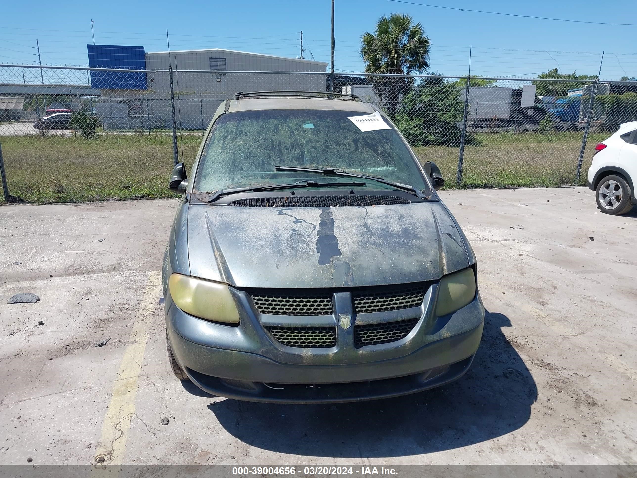 Photo 5 VIN: 2B4GP443X2R590008 - DODGE CARAVAN 