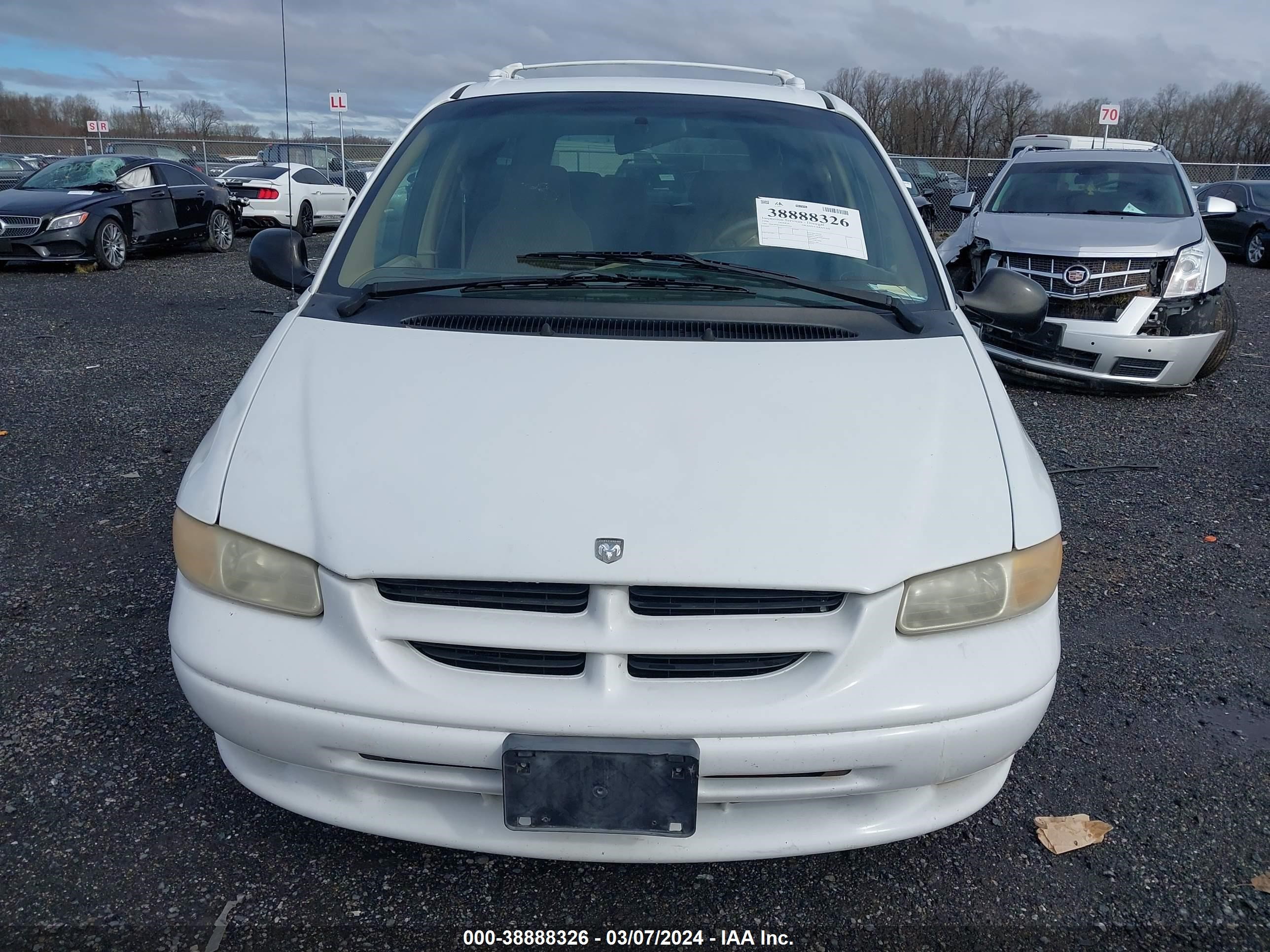 Photo 12 VIN: 2B4GP44G0WR795328 - DODGE CARAVAN 