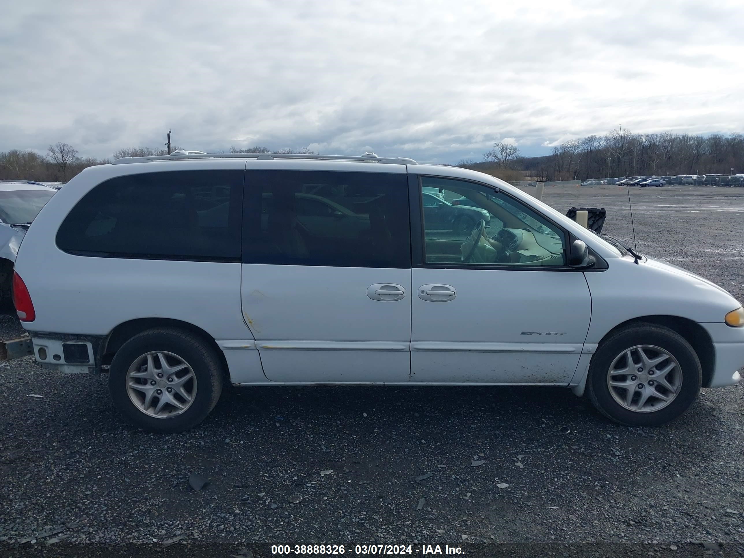 Photo 13 VIN: 2B4GP44G0WR795328 - DODGE CARAVAN 