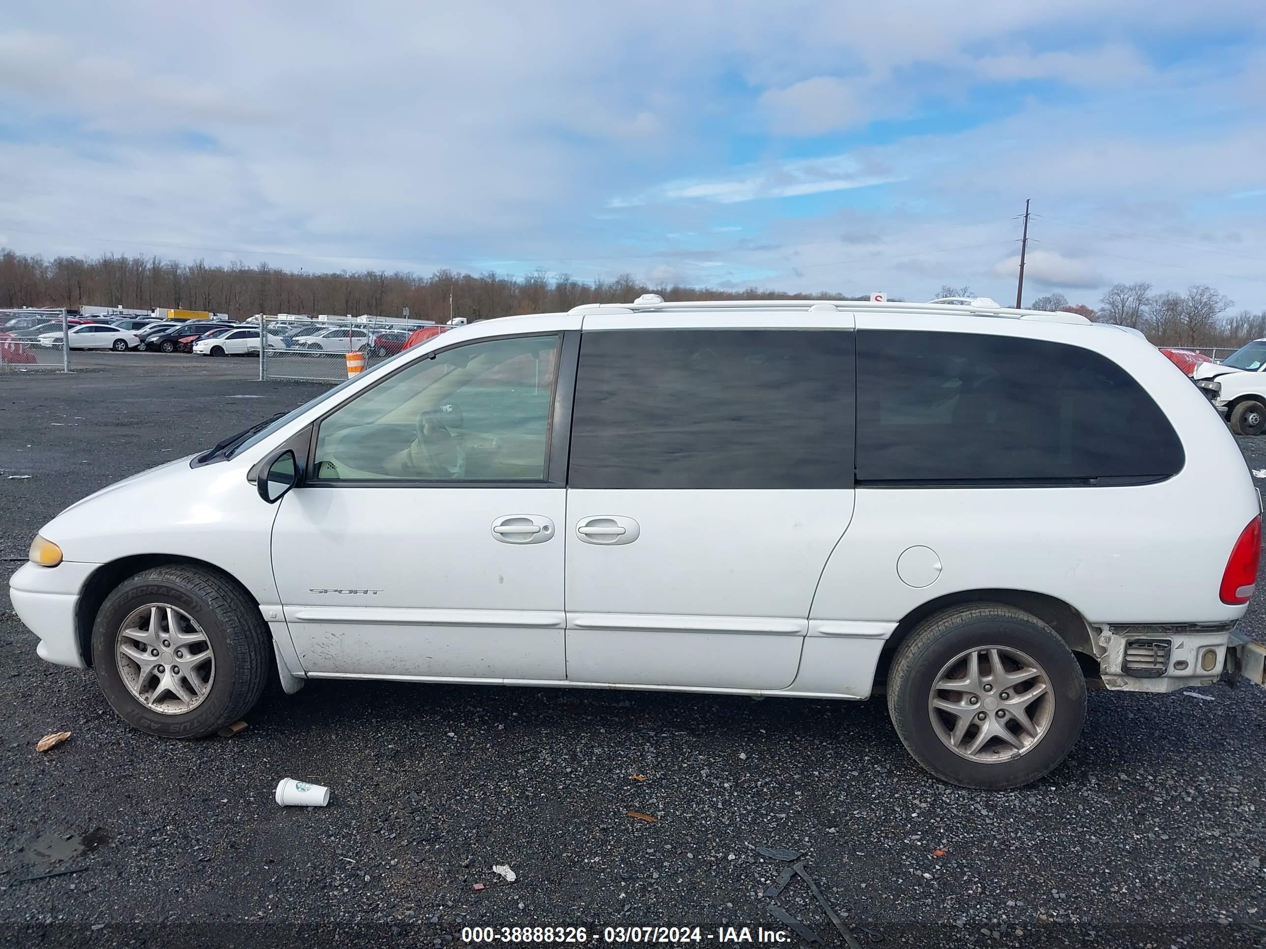 Photo 14 VIN: 2B4GP44G0WR795328 - DODGE CARAVAN 