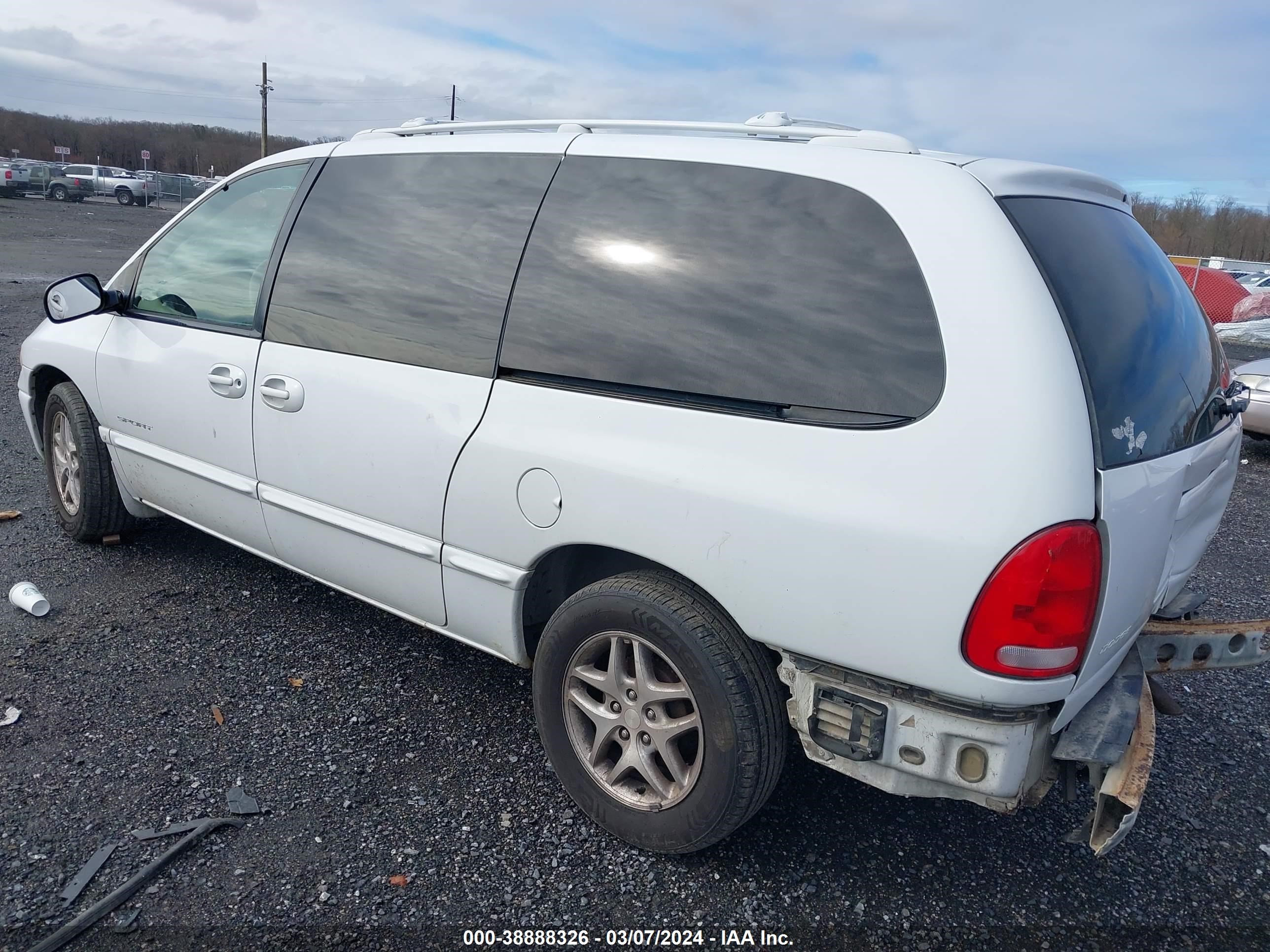 Photo 2 VIN: 2B4GP44G0WR795328 - DODGE CARAVAN 