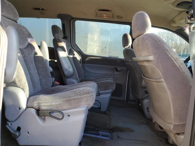 Photo 10 VIN: 2B4GP44G0YR534610 - DODGE CARAVAN 