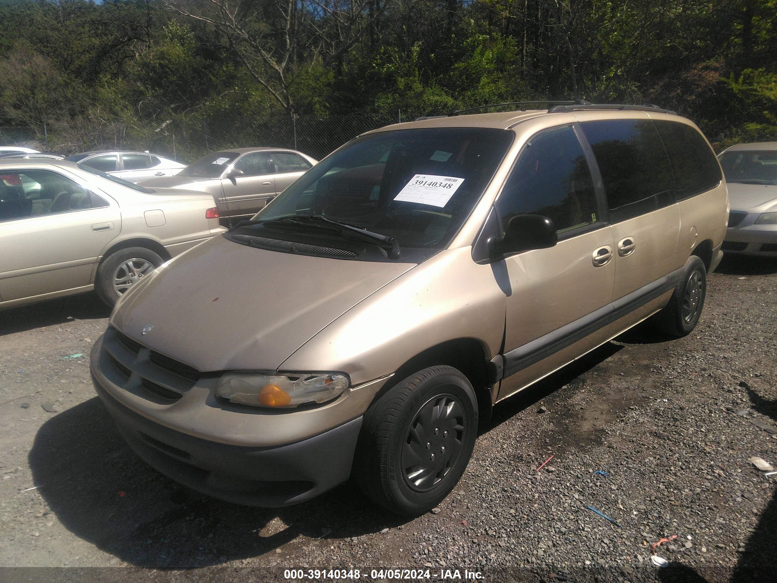 Photo 5 VIN: 2B4GP44G1YR621965 - DODGE CARAVAN 