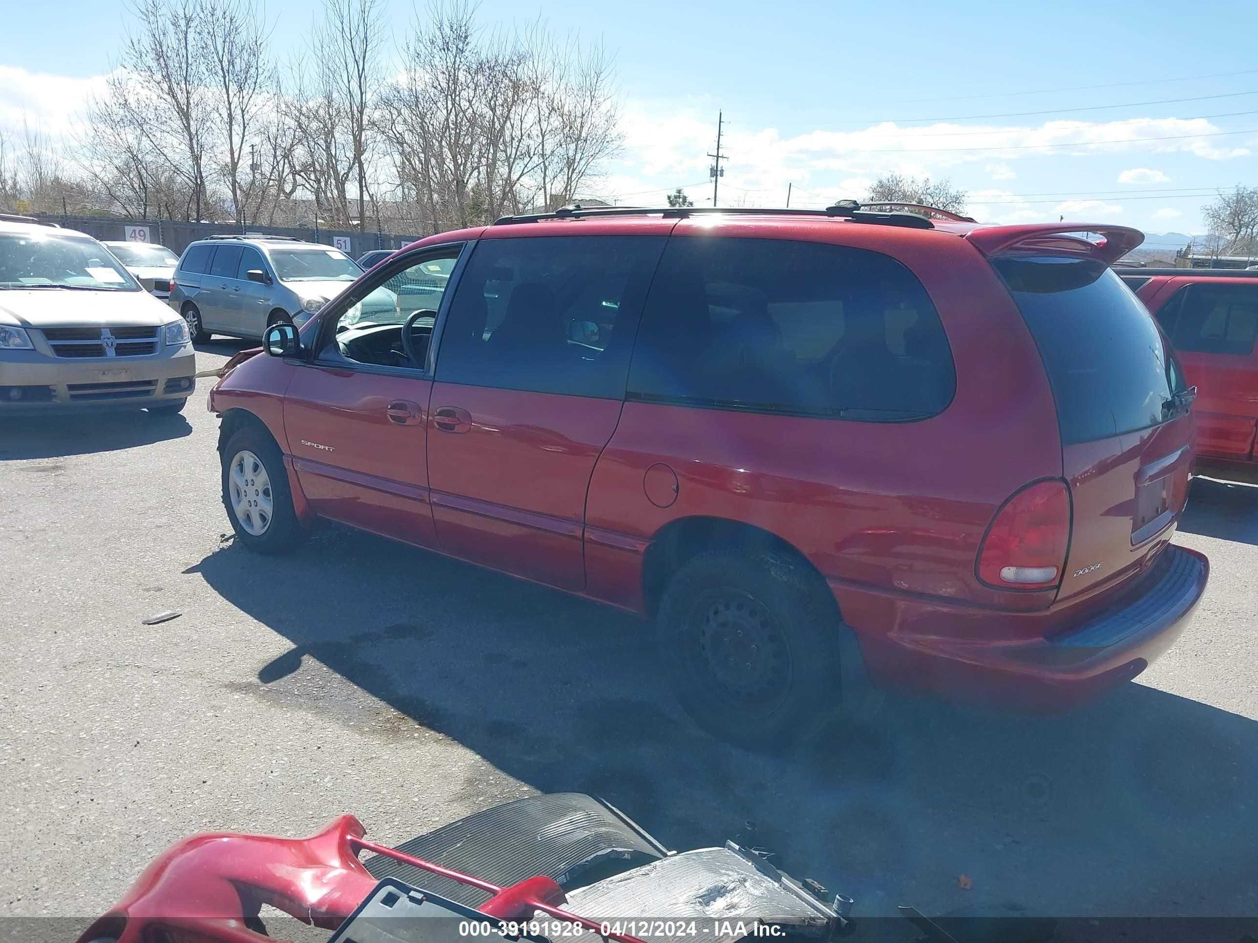 Photo 2 VIN: 2B4GP44G1YR750837 - DODGE CARAVAN 