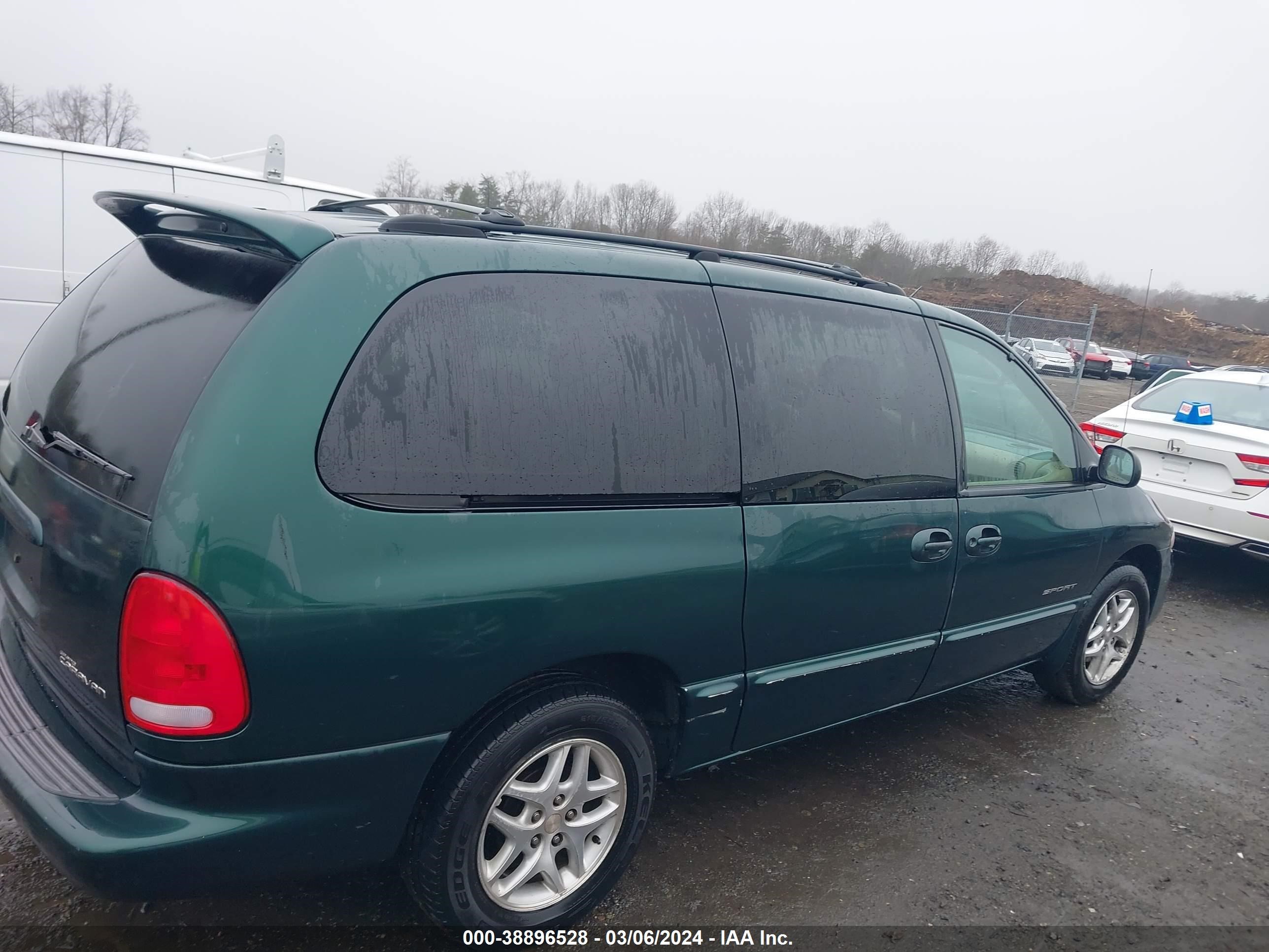 Photo 12 VIN: 2B4GP44G7XR115278 - DODGE CARAVAN 