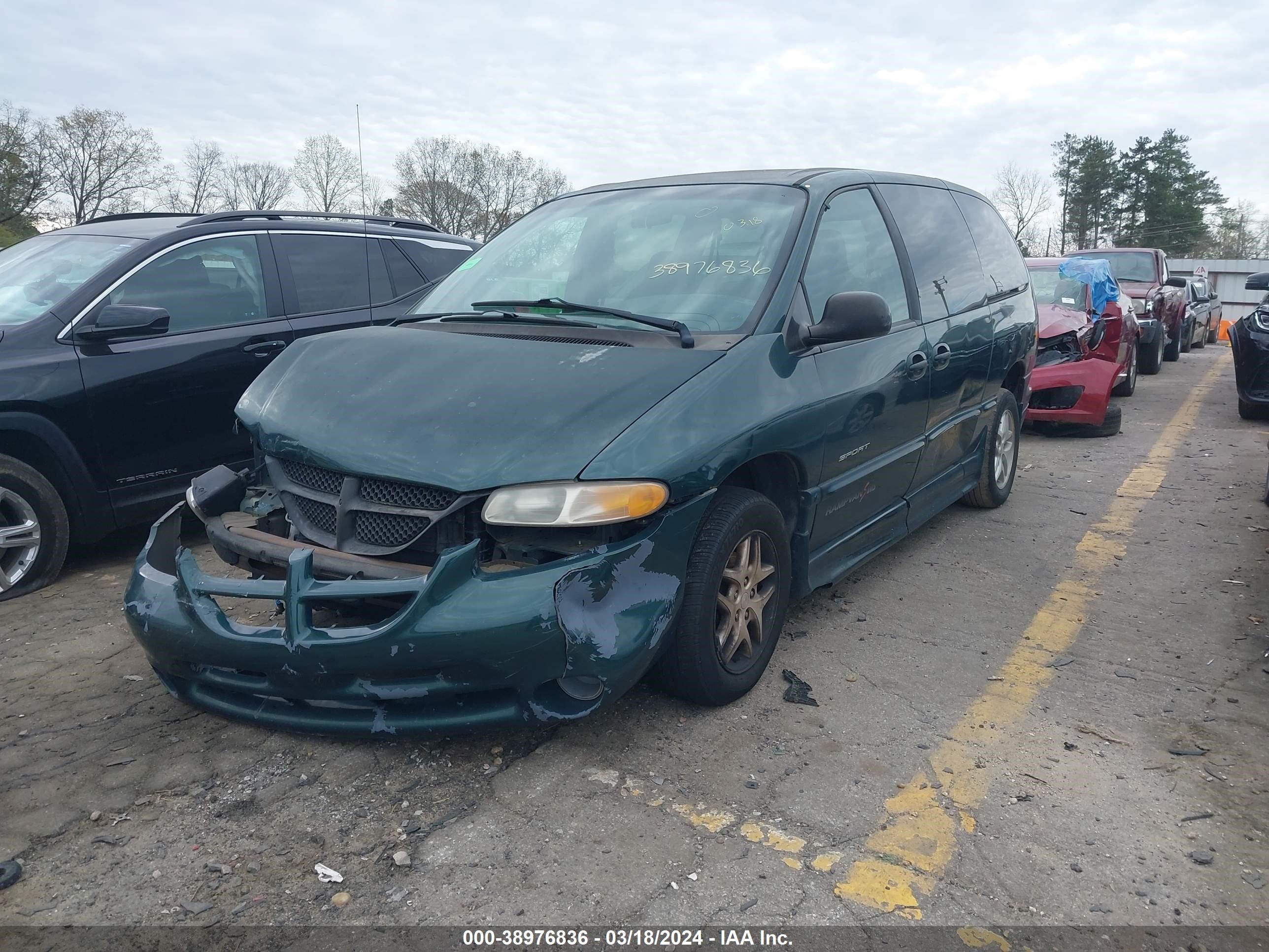 Photo 1 VIN: 2B4GP44G7XR397888 - DODGE CARAVAN 