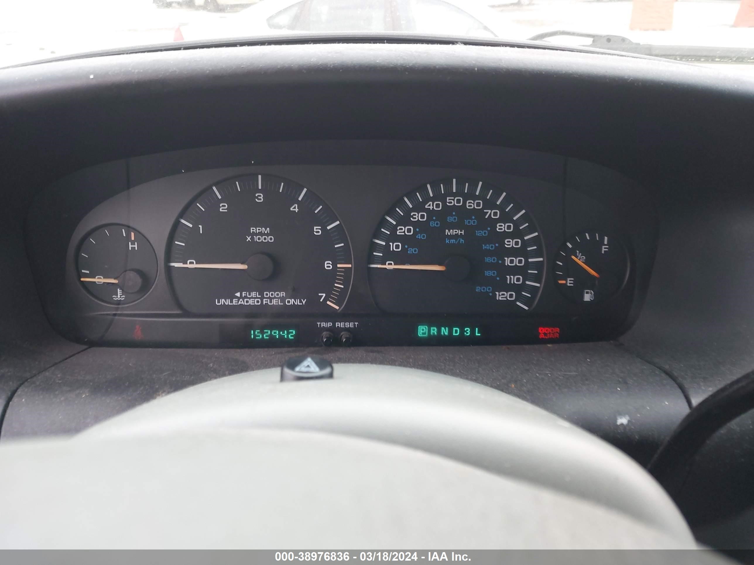 Photo 6 VIN: 2B4GP44G7XR397888 - DODGE CARAVAN 