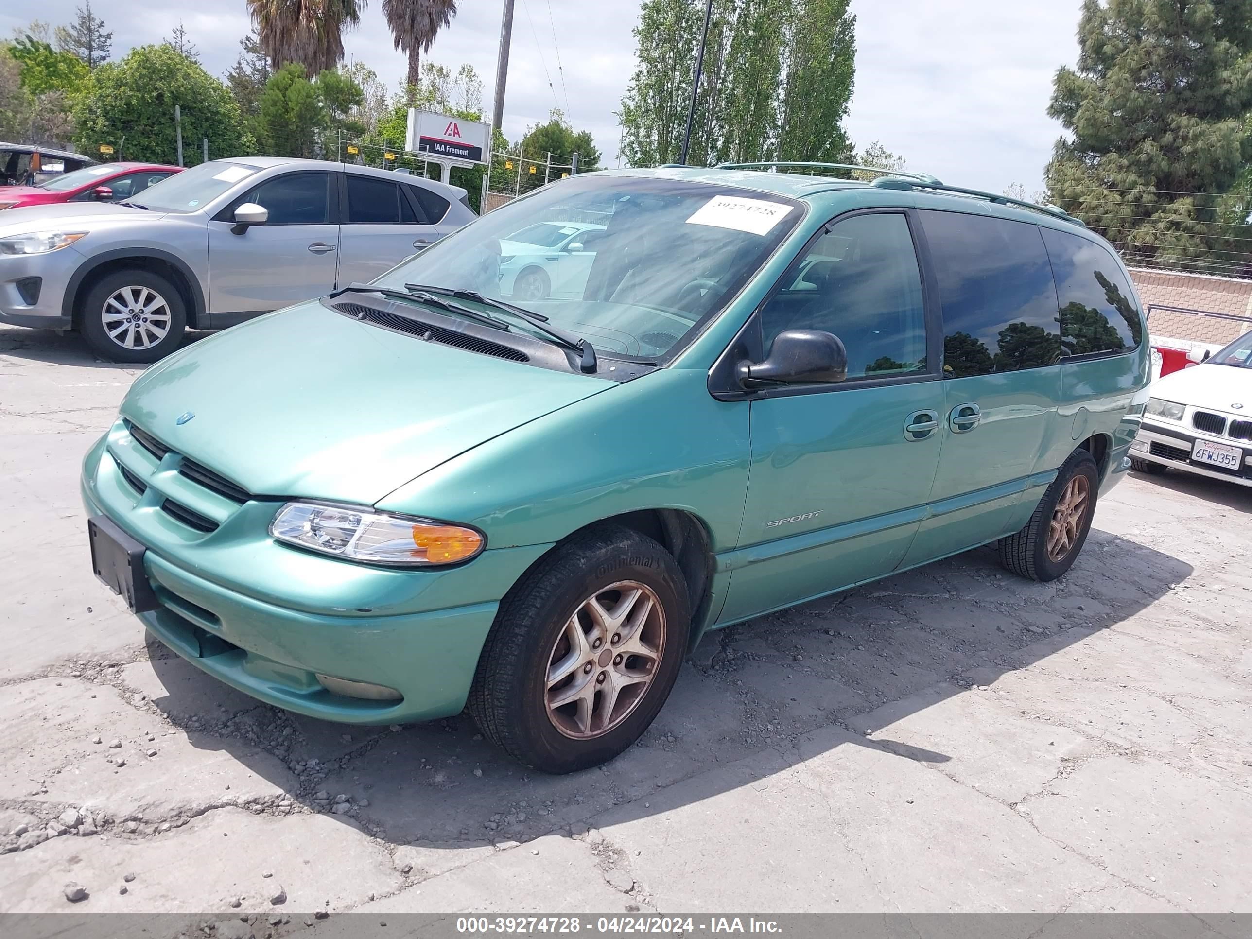 Photo 1 VIN: 2B4GP44R1WR658092 - DODGE CARAVAN 