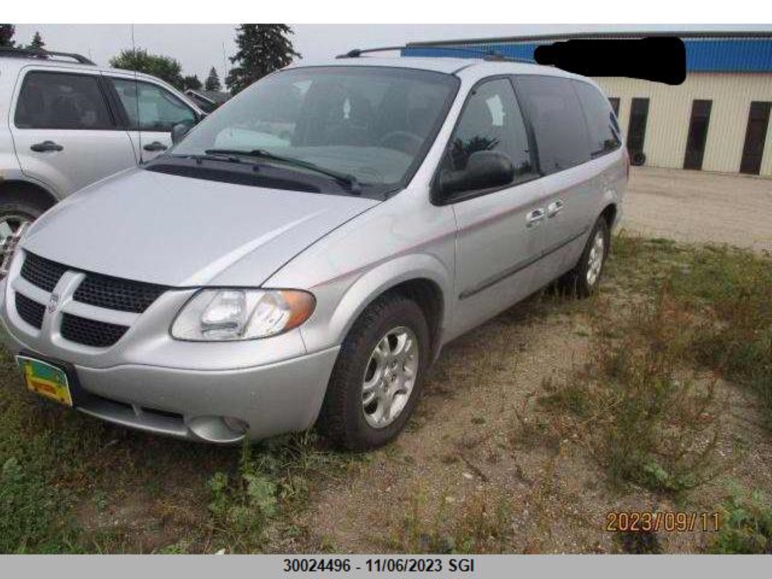 Photo 1 VIN: 2B4GP44R22R770801 - DODGE CARAVAN 