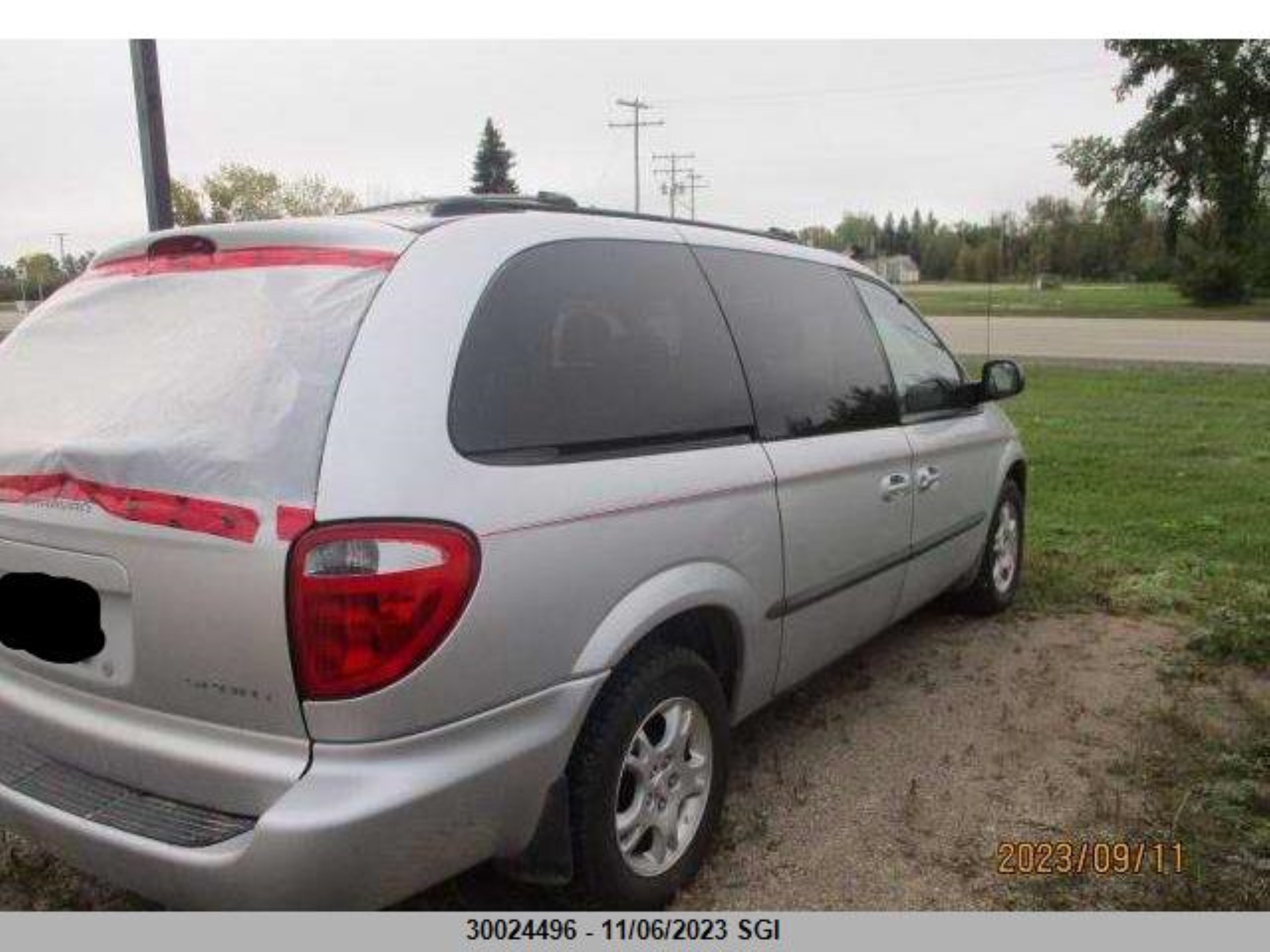 Photo 3 VIN: 2B4GP44R22R770801 - DODGE CARAVAN 