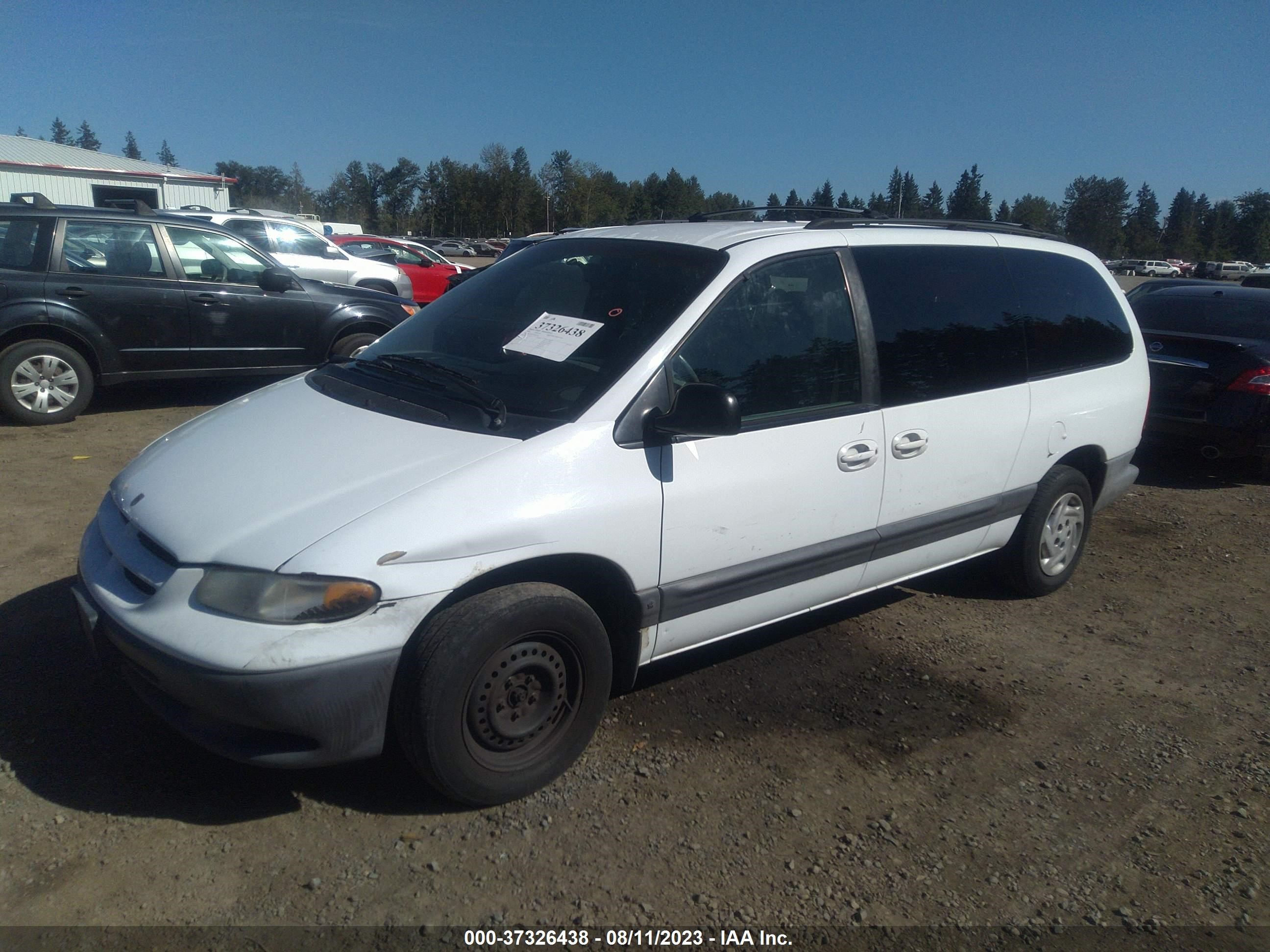 Photo 1 VIN: 2B4GP44R3XR210261 - DODGE CARAVAN 