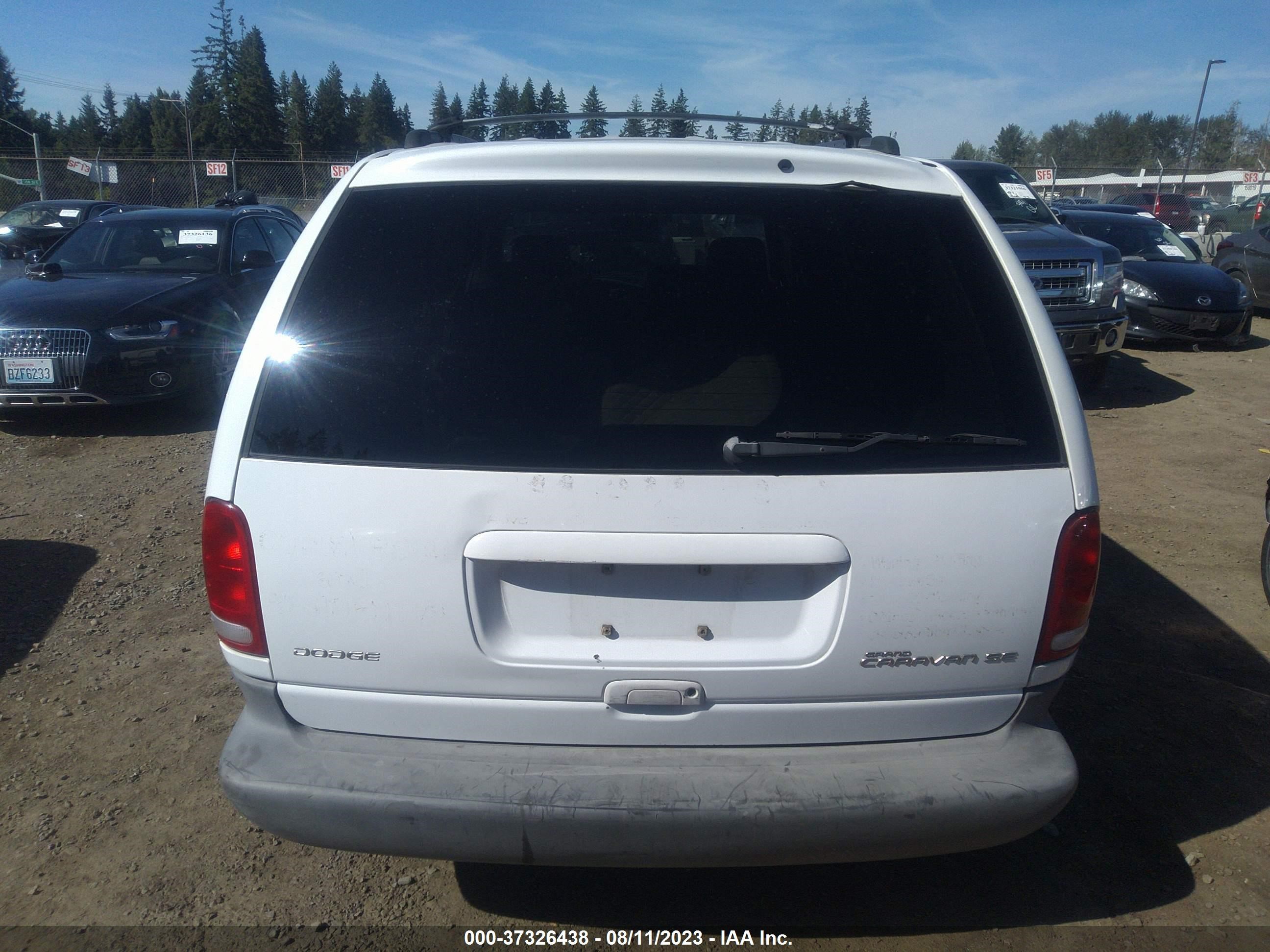 Photo 15 VIN: 2B4GP44R3XR210261 - DODGE CARAVAN 