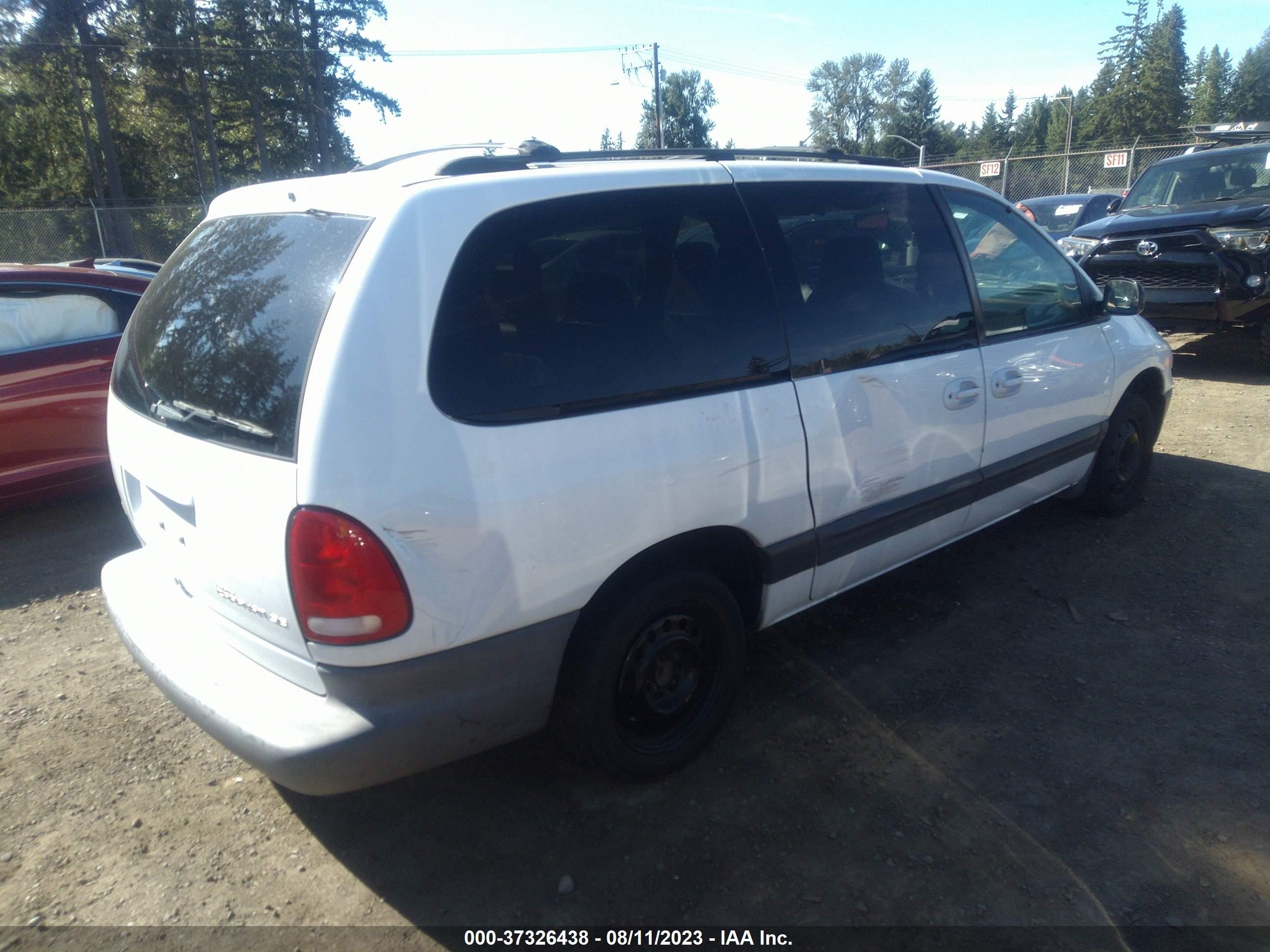 Photo 3 VIN: 2B4GP44R3XR210261 - DODGE CARAVAN 