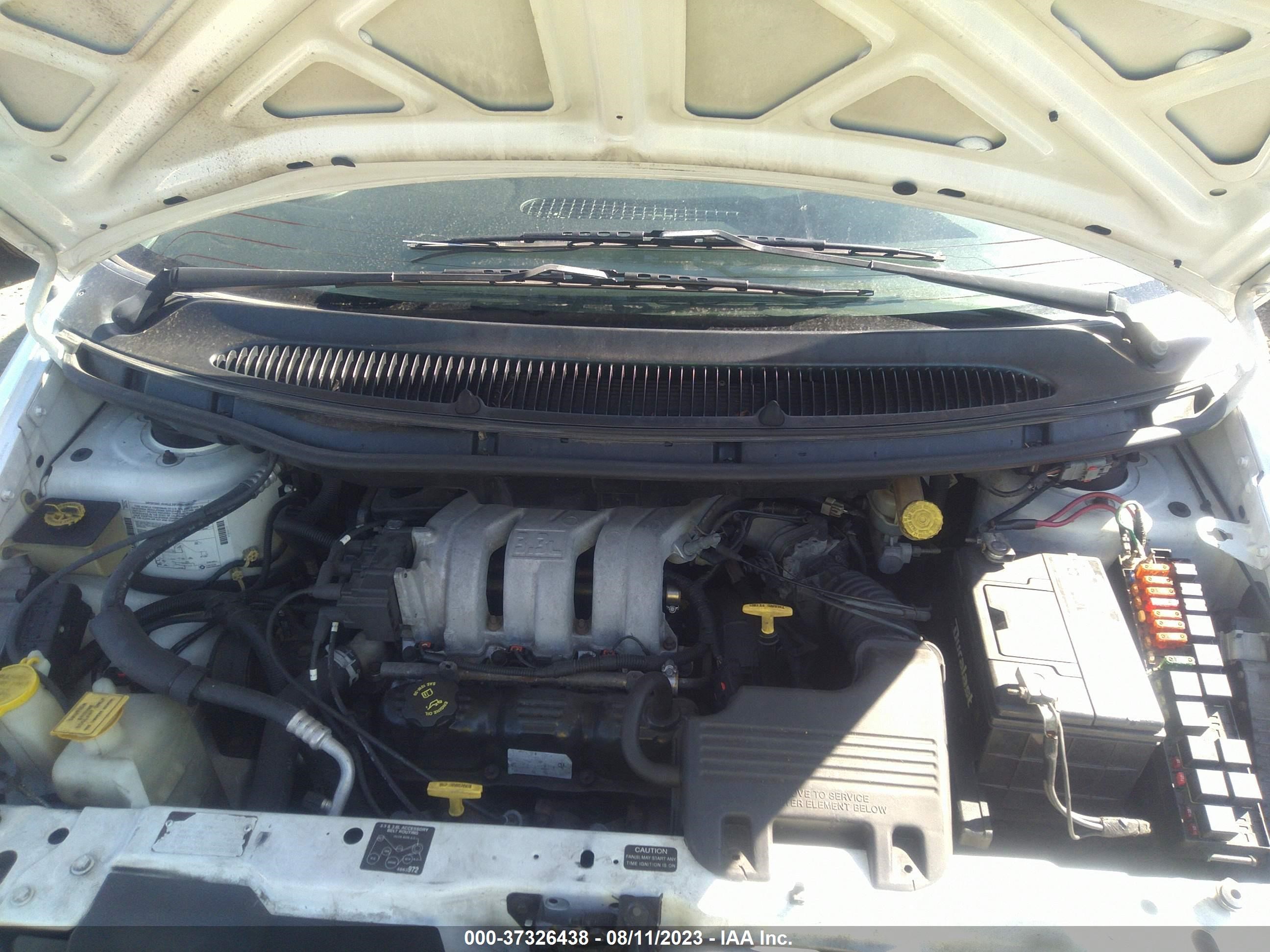 Photo 9 VIN: 2B4GP44R3XR210261 - DODGE CARAVAN 