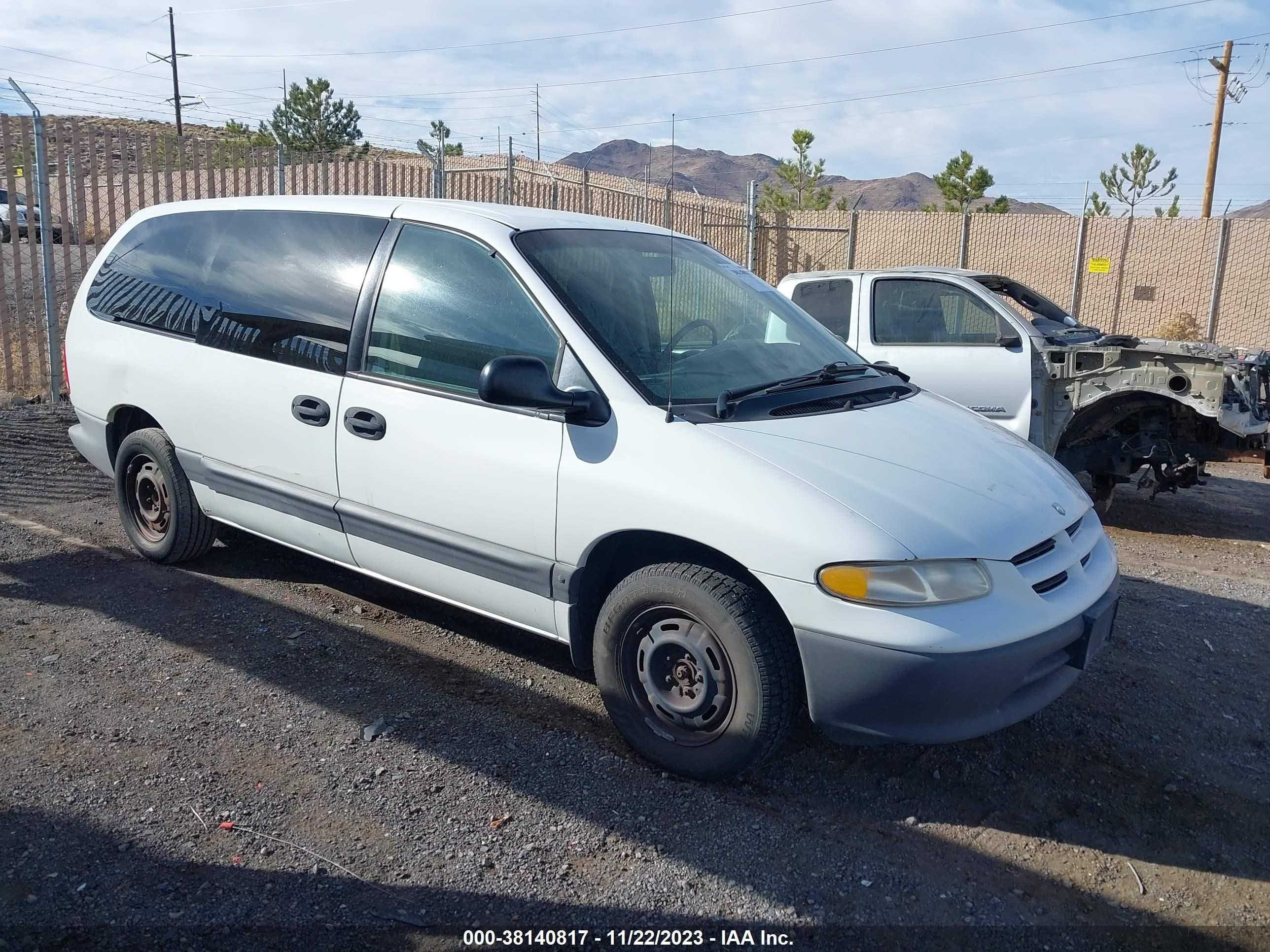 Photo 0 VIN: 2B4GP44R4VR163660 - DODGE CARAVAN 