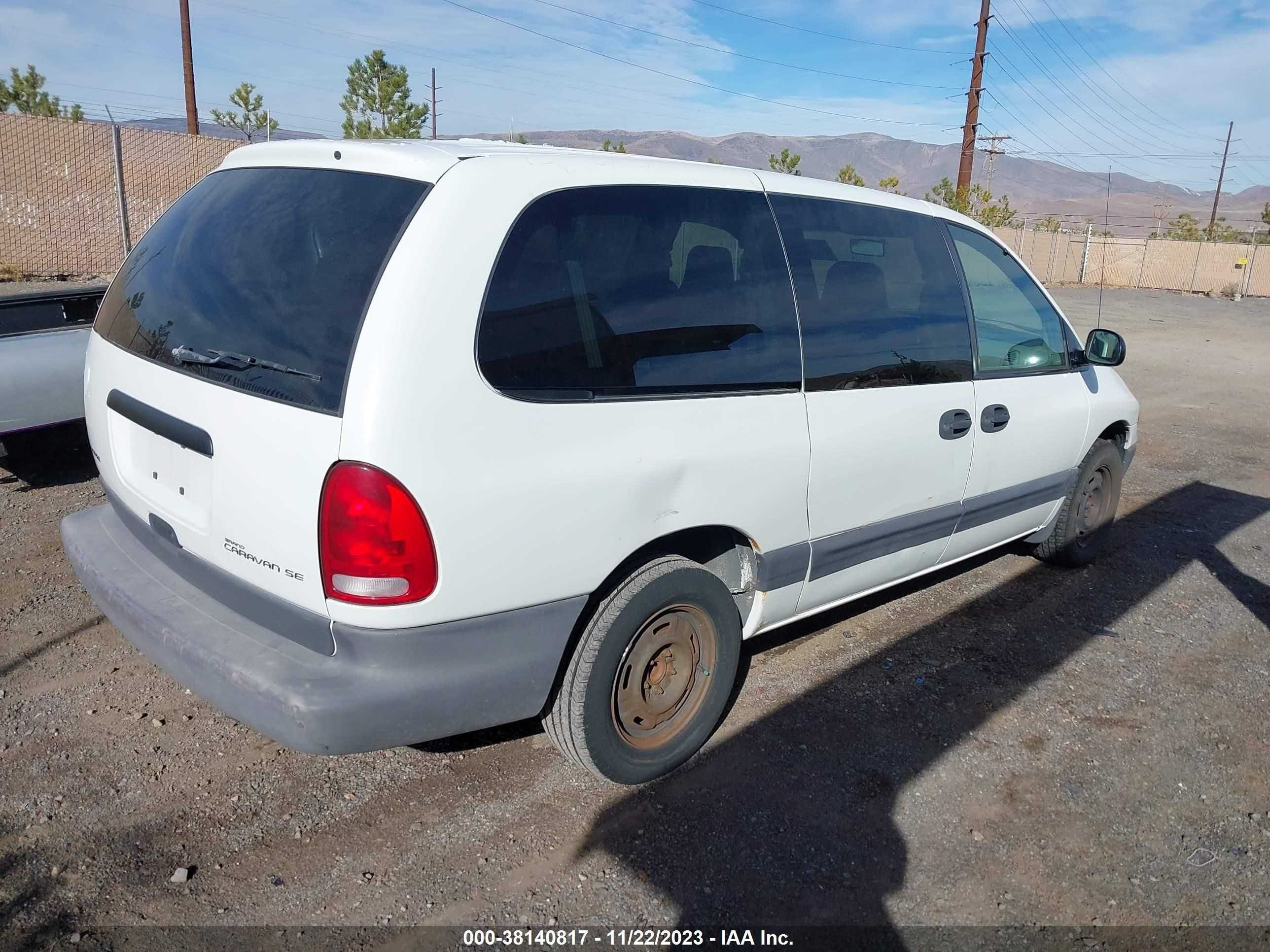 Photo 3 VIN: 2B4GP44R4VR163660 - DODGE CARAVAN 