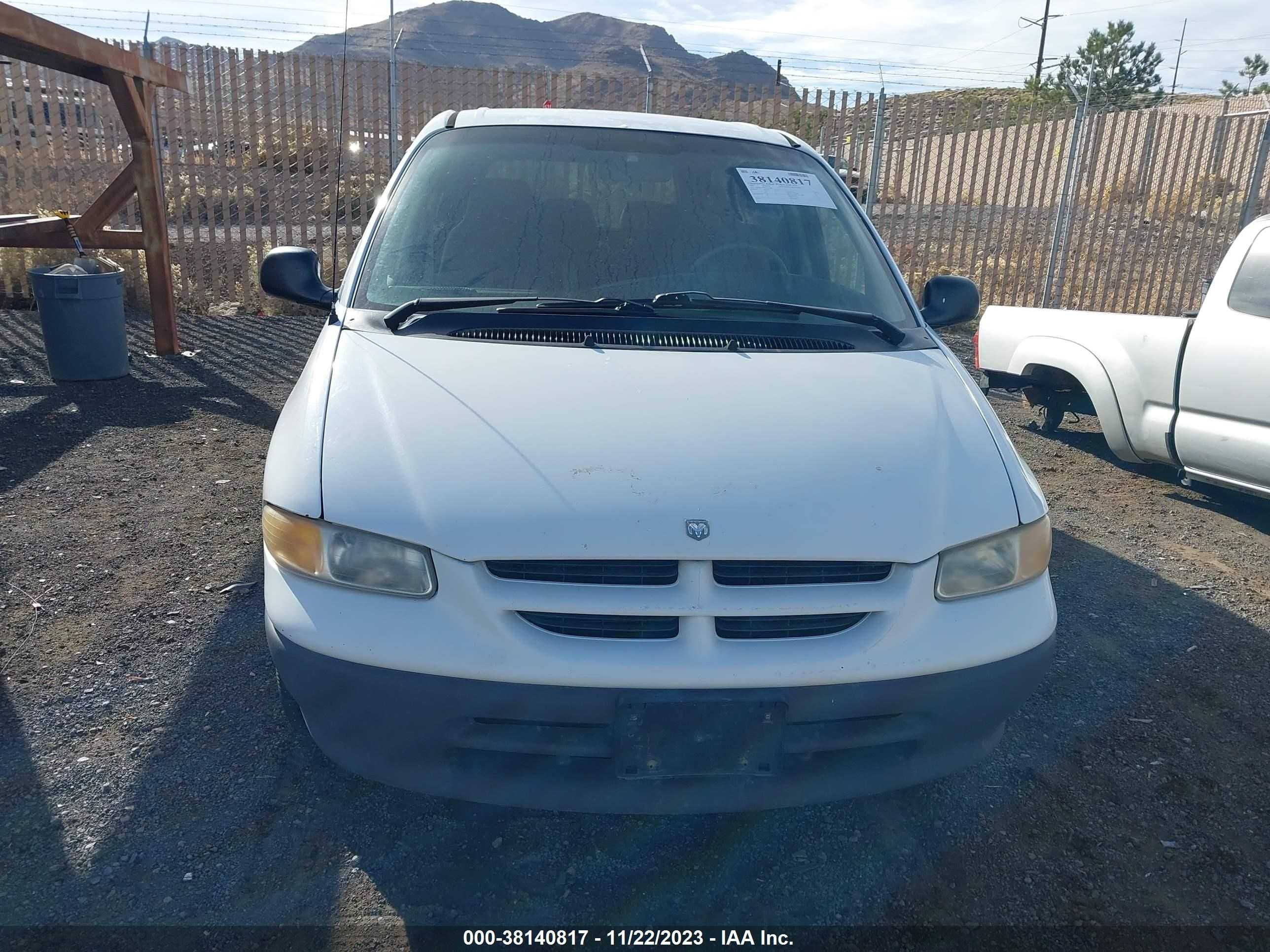 Photo 5 VIN: 2B4GP44R4VR163660 - DODGE CARAVAN 