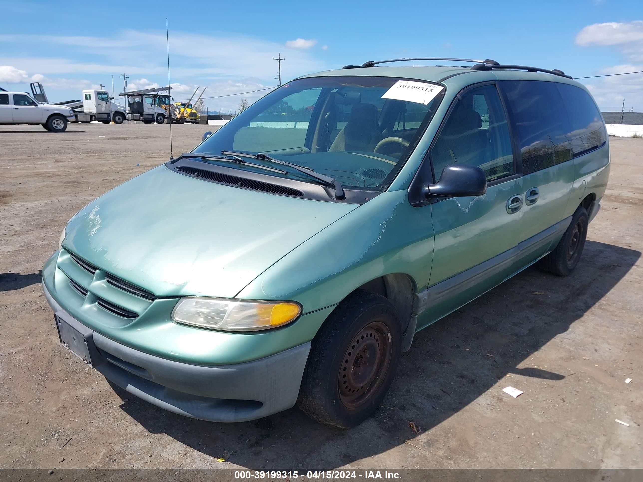 Photo 1 VIN: 2B4GP44R8XR215214 - DODGE CARAVAN 