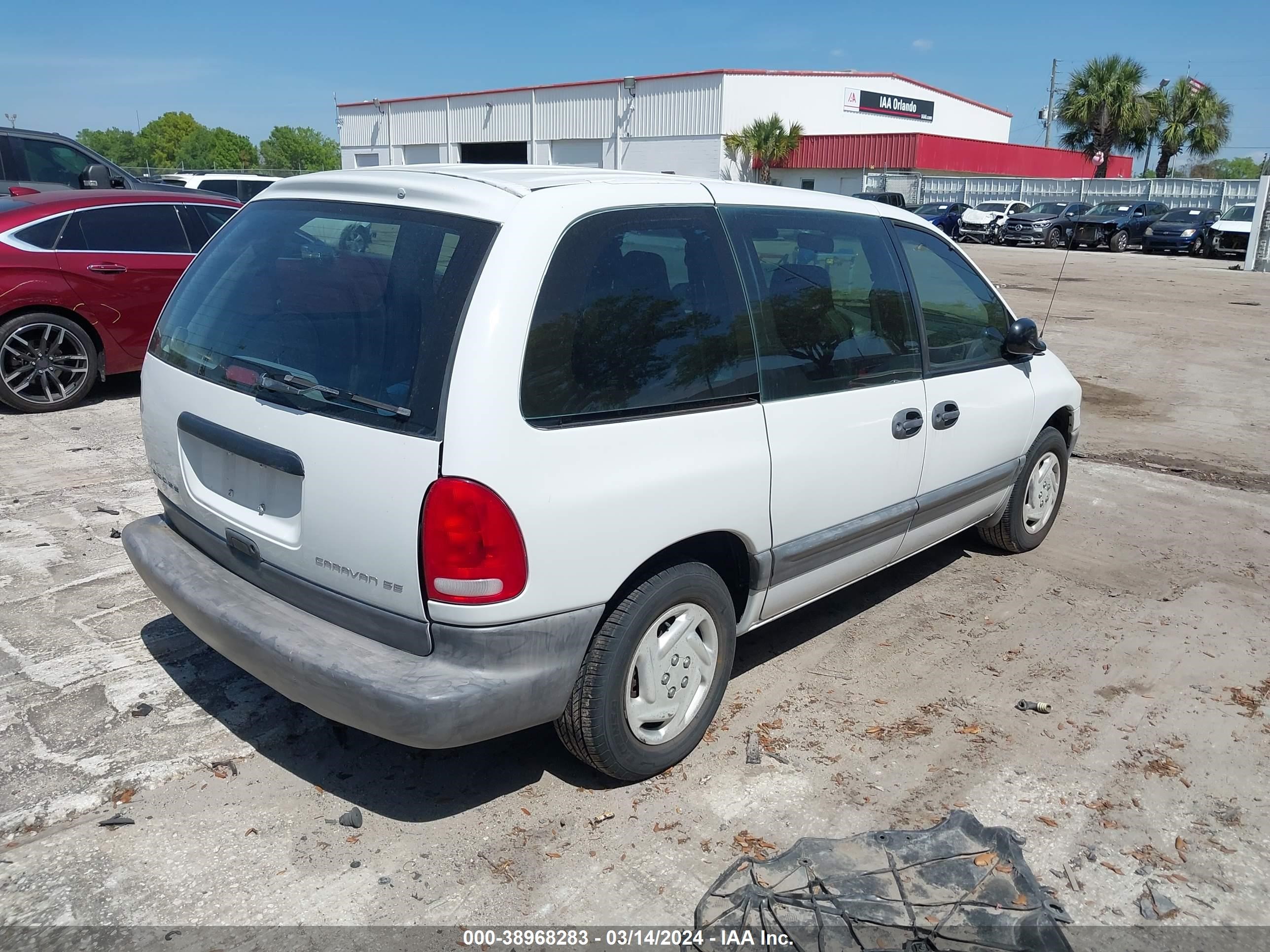 Photo 3 VIN: 2B4GP4530WR776614 - DODGE CARAVAN 