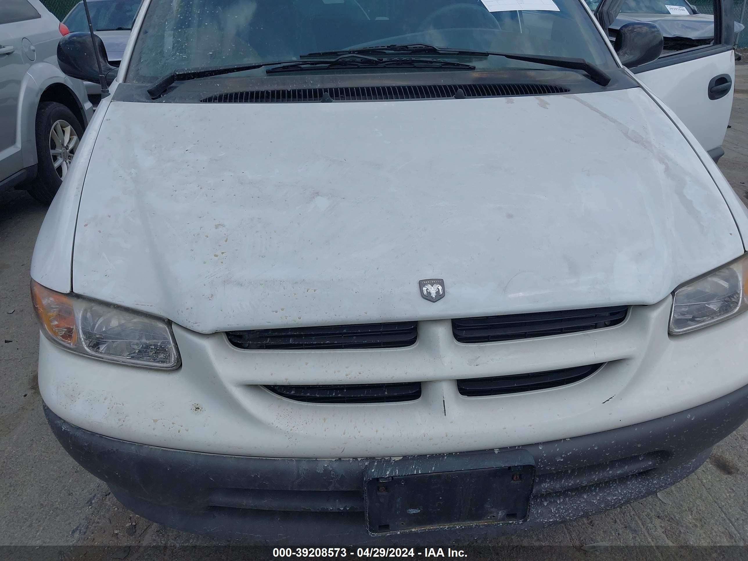 Photo 5 VIN: 2B4GP45B5TR504305 - DODGE CARAVAN 