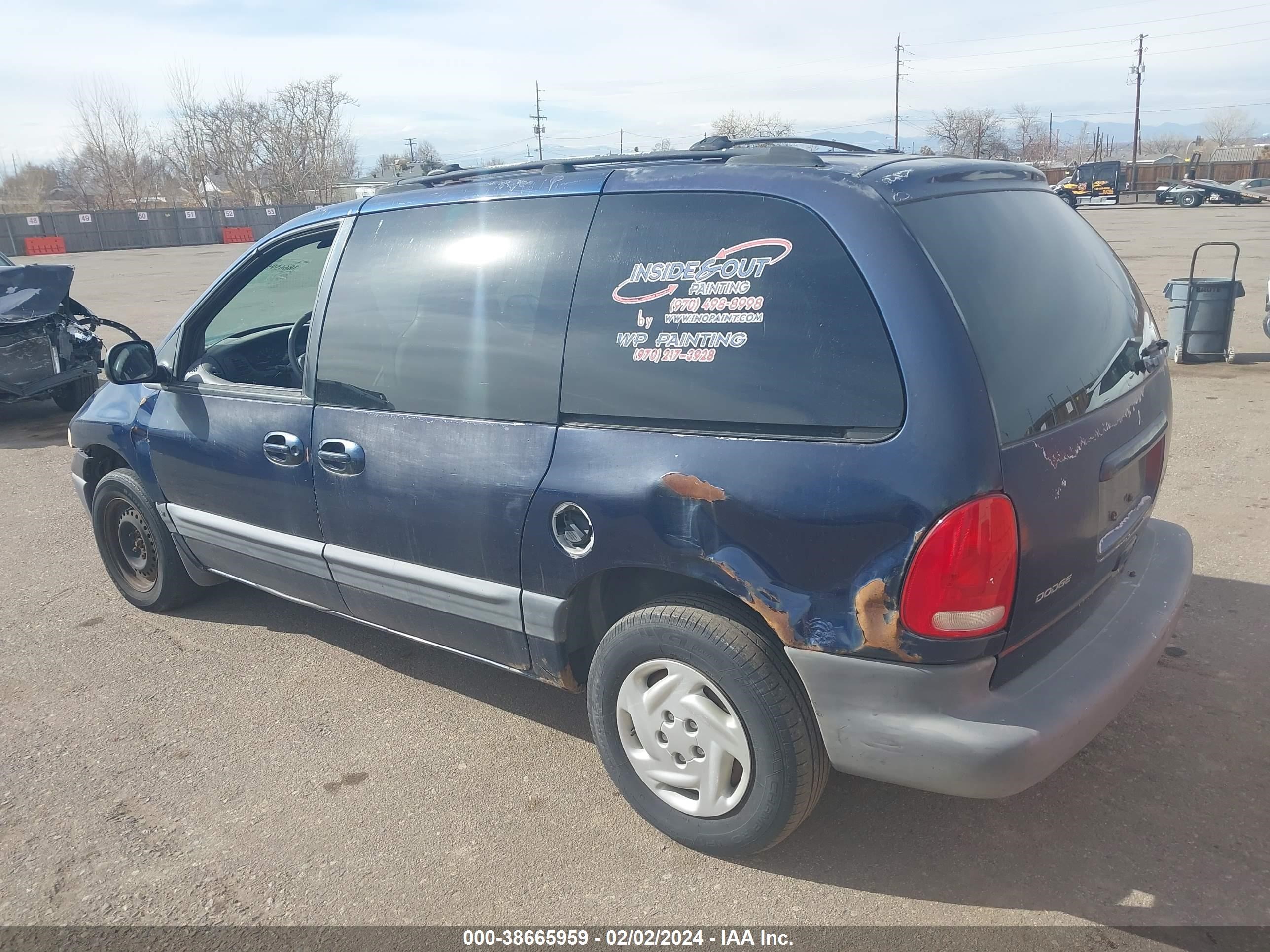 Photo 2 VIN: 2B4GP45G0YR688488 - DODGE CARAVAN 