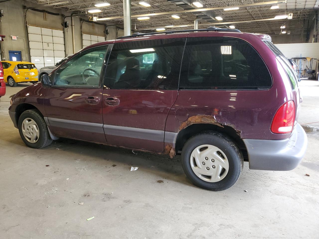 Photo 1 VIN: 2B4GP45G6YR564578 - DODGE CARAVAN 