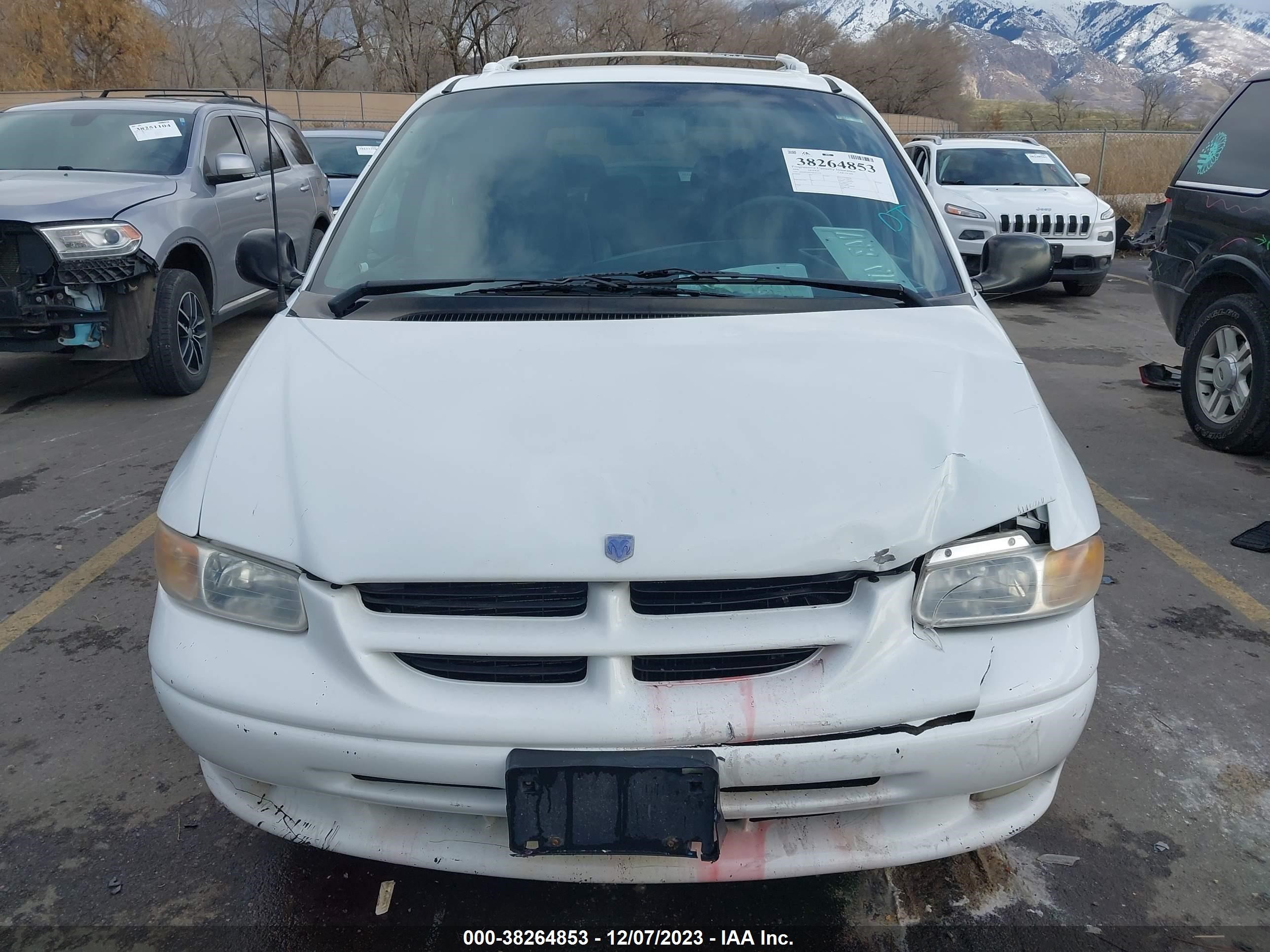 Photo 11 VIN: 2B4GP45R5TR502793 - DODGE CARAVAN 