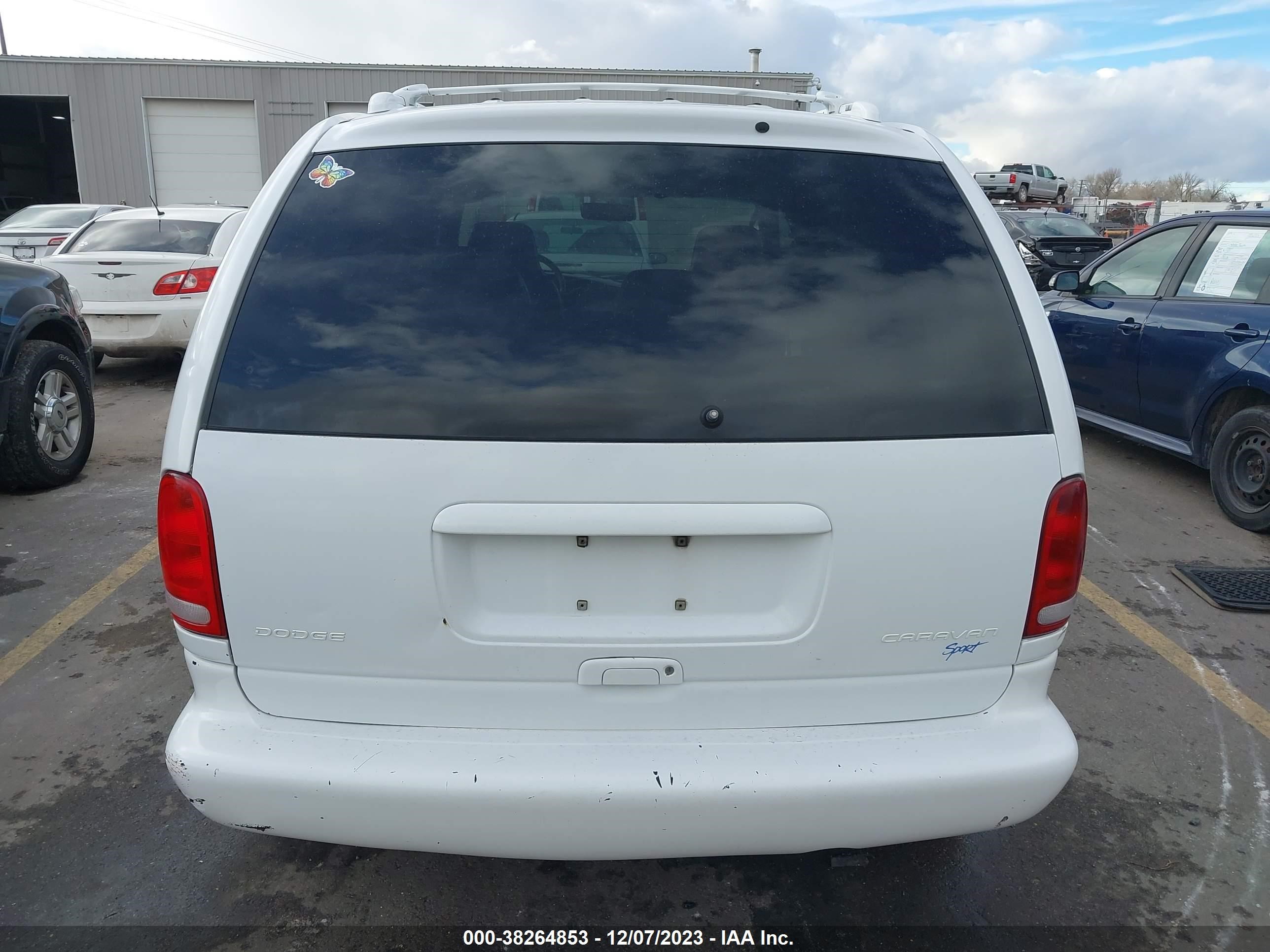 Photo 15 VIN: 2B4GP45R5TR502793 - DODGE CARAVAN 