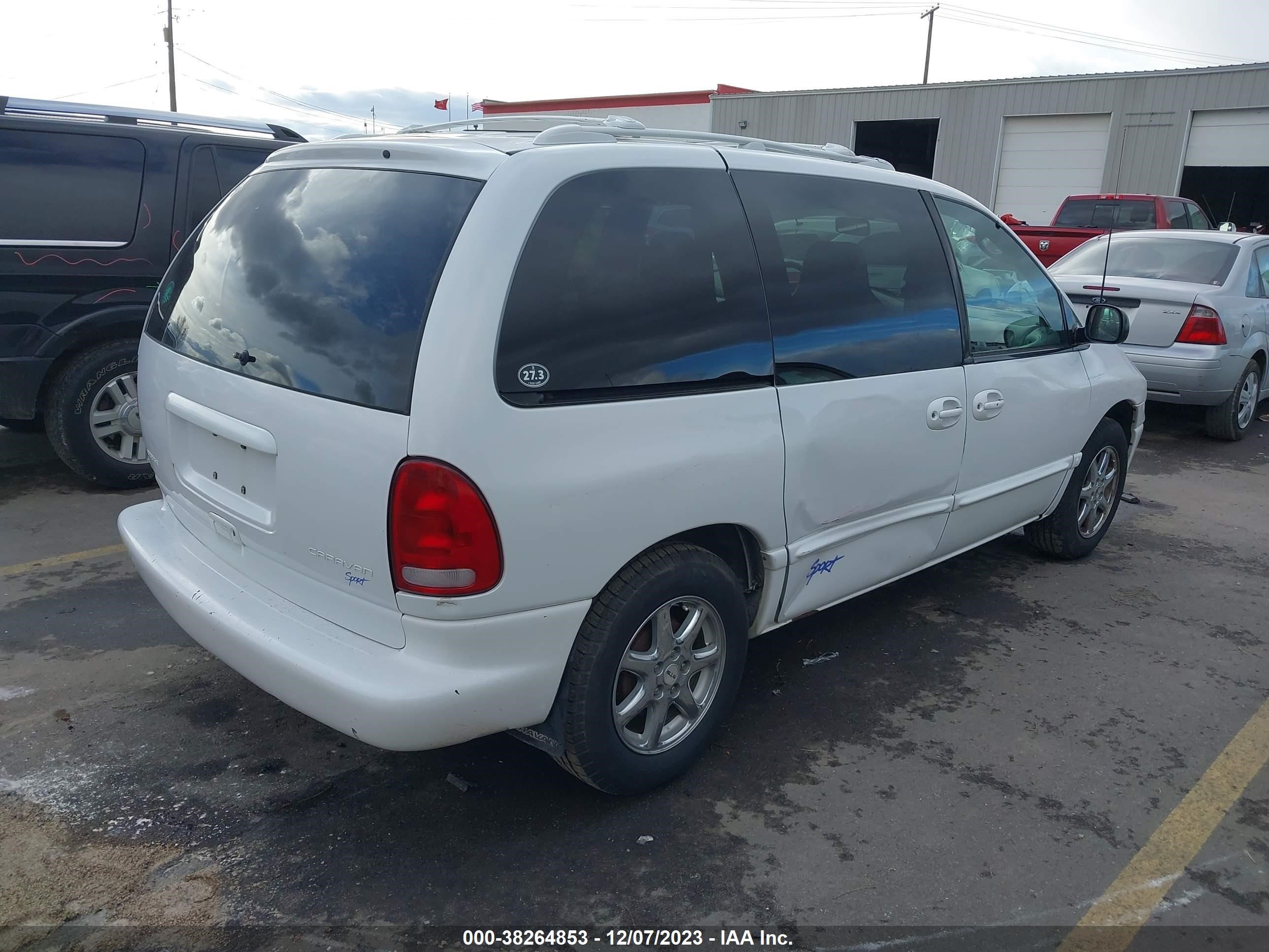 Photo 3 VIN: 2B4GP45R5TR502793 - DODGE CARAVAN 