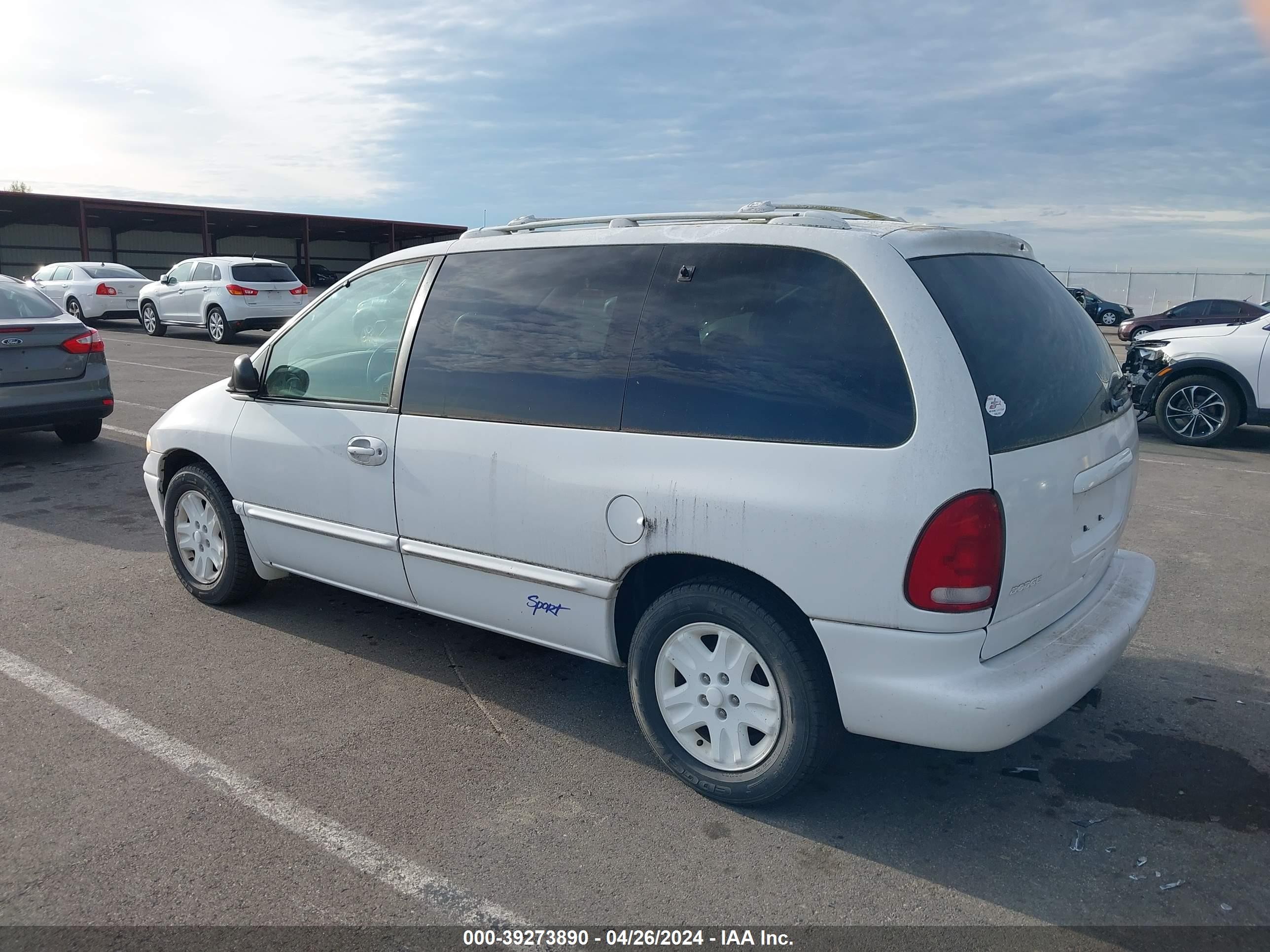 Photo 2 VIN: 2B4GP45R6TR652976 - DODGE CARAVAN 