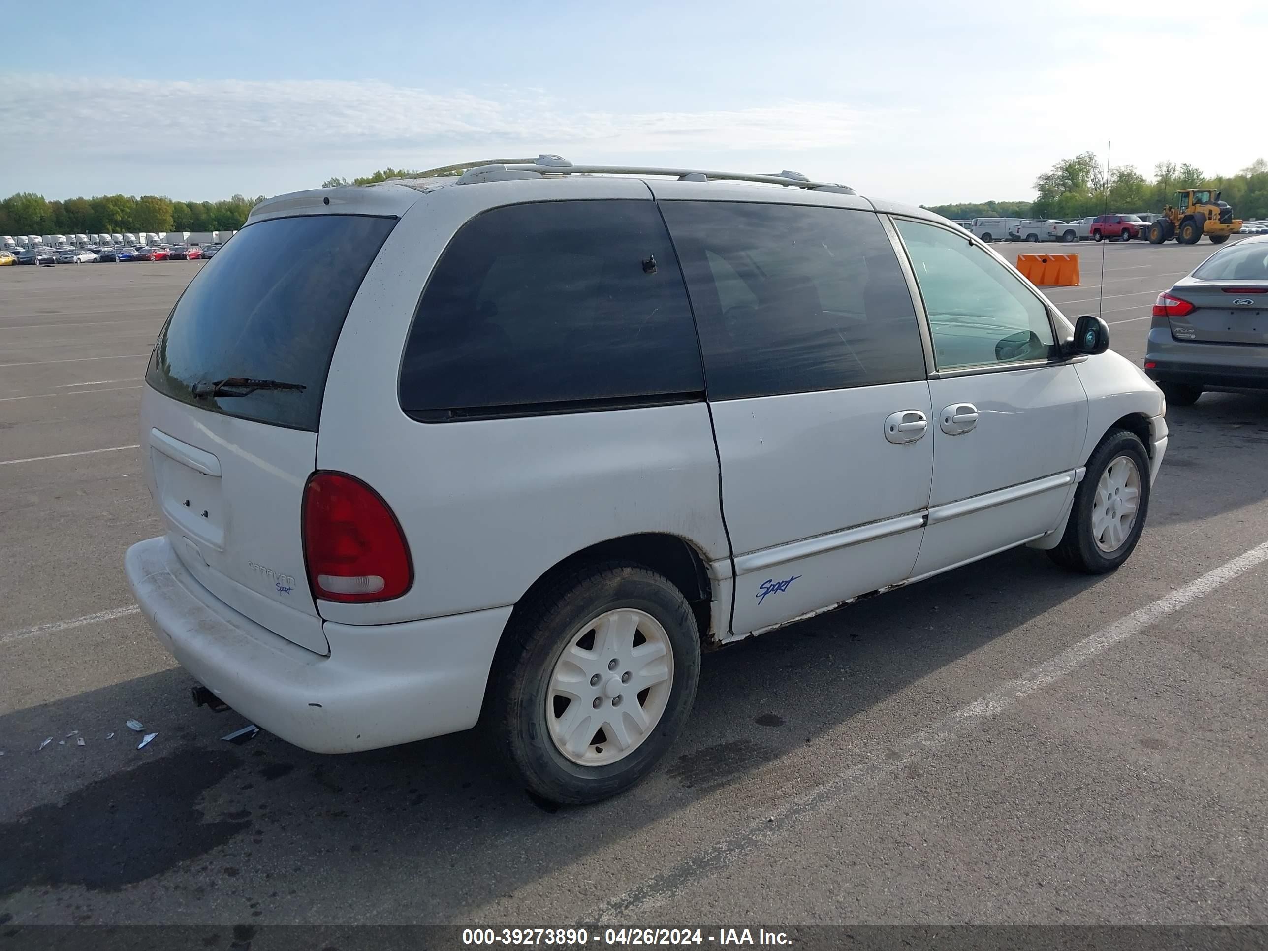 Photo 3 VIN: 2B4GP45R6TR652976 - DODGE CARAVAN 