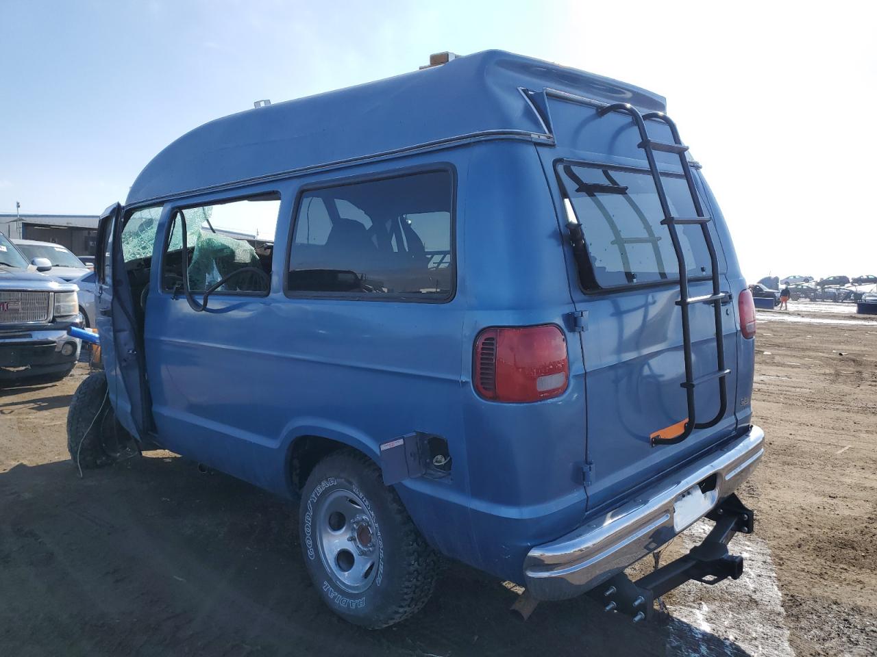 Photo 1 VIN: 2B4HB15X7TK101061 - DODGE RAM VAN 