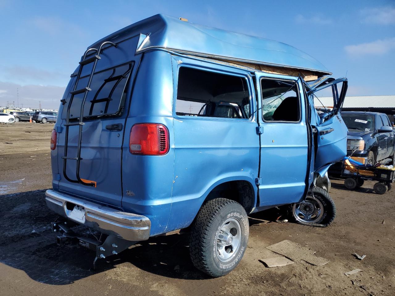 Photo 2 VIN: 2B4HB15X7TK101061 - DODGE RAM VAN 