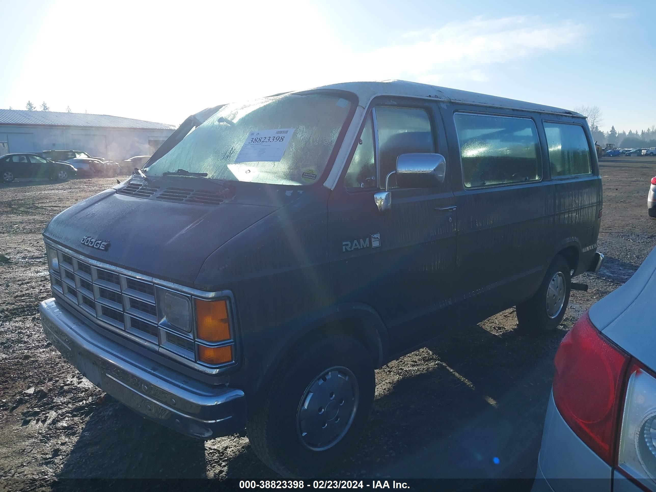 Photo 1 VIN: 2B4HB15Y6LK767997 - DODGE RAM VAN 