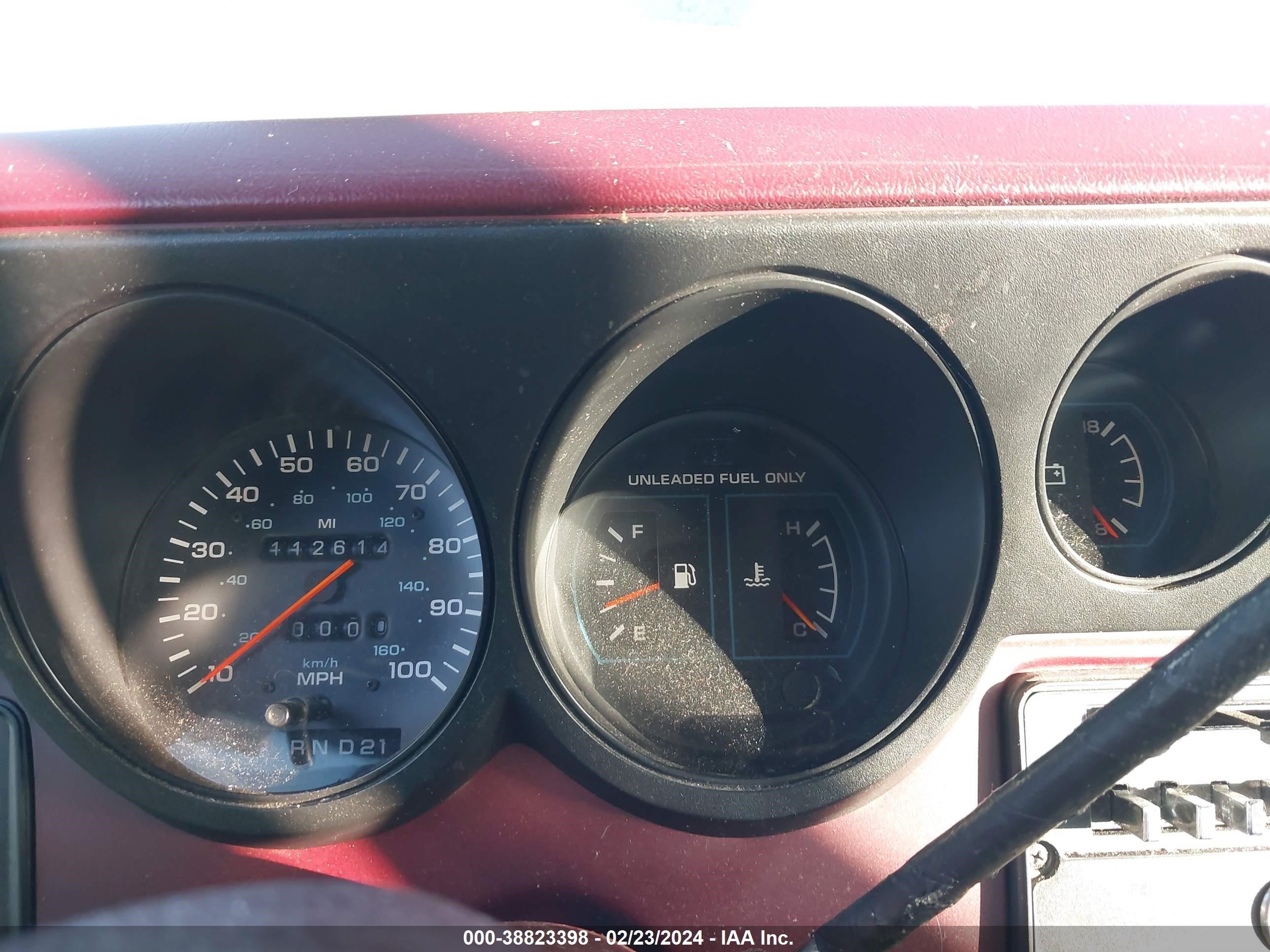 Photo 6 VIN: 2B4HB15Y6LK767997 - DODGE RAM VAN 