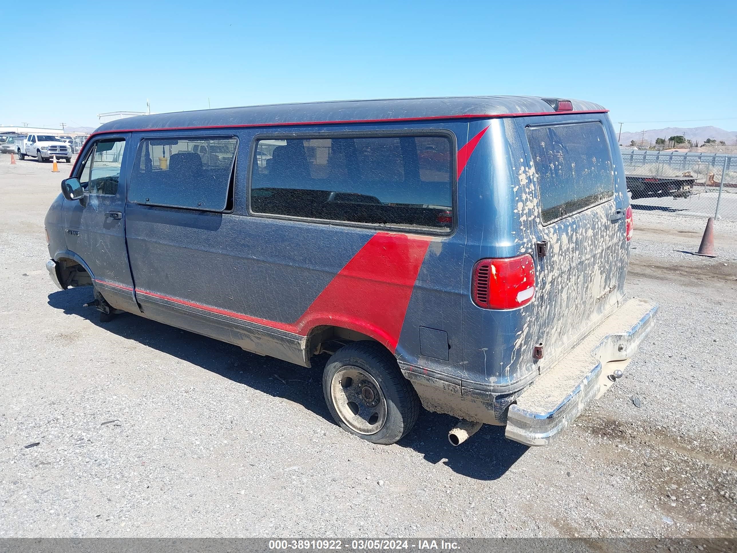 Photo 2 VIN: 2B4HB25Y7RK172459 - DODGE RAM VAN 