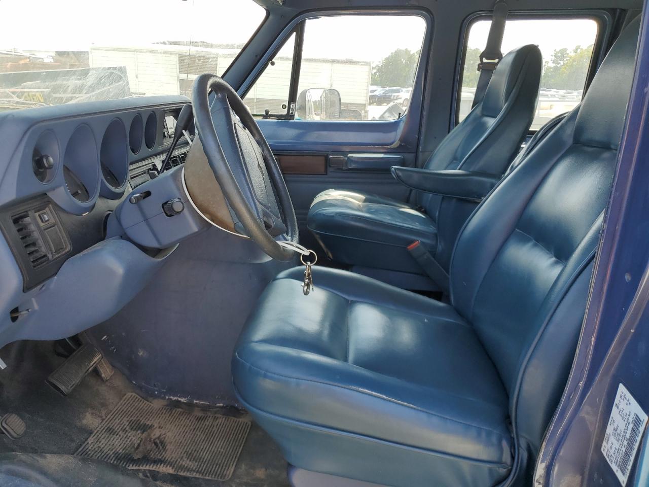 Photo 6 VIN: 2B5WB35Z3SK523777 - DODGE RAM VAN 