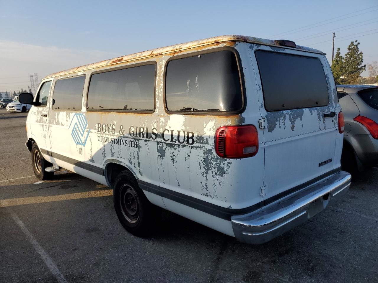 Photo 1 VIN: 2B5WB35Z4YK110548 - DODGE RAM VAN 